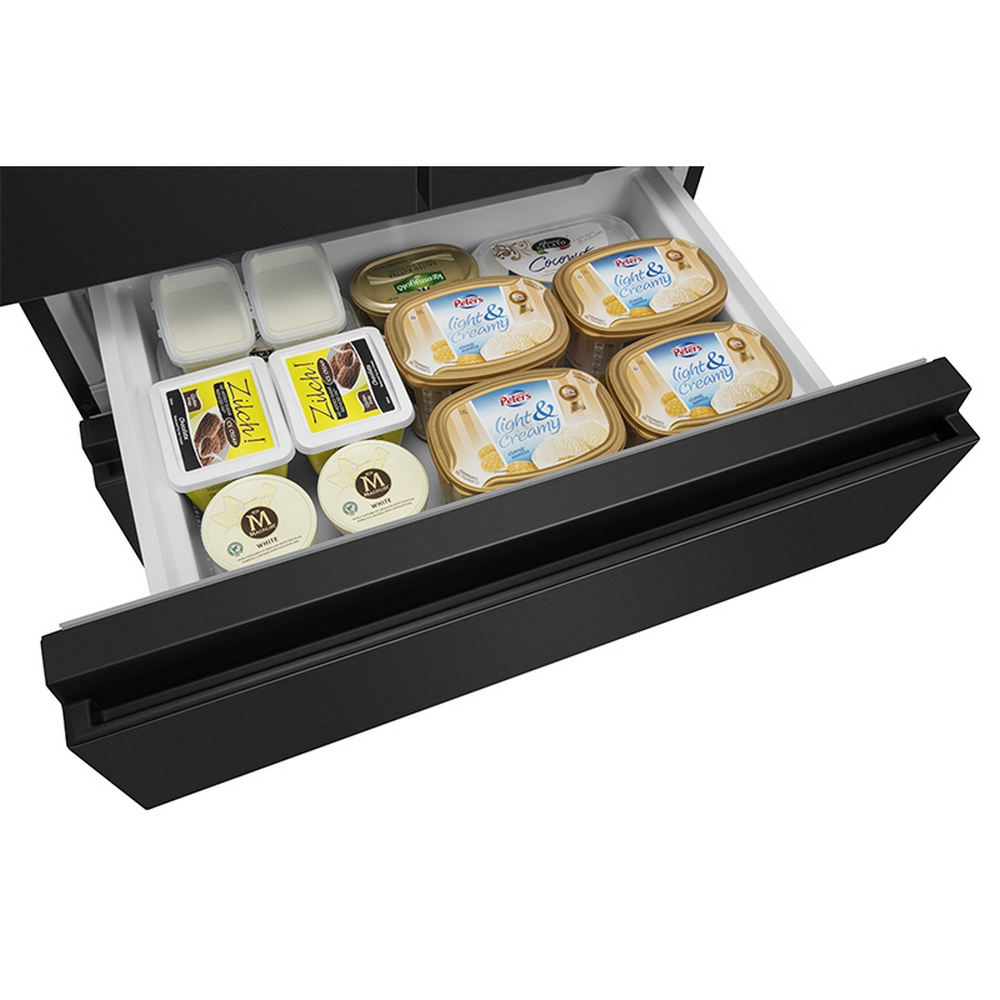 Cassetto del frigorifero pieno di gelato. Sono visibili vari gusti.