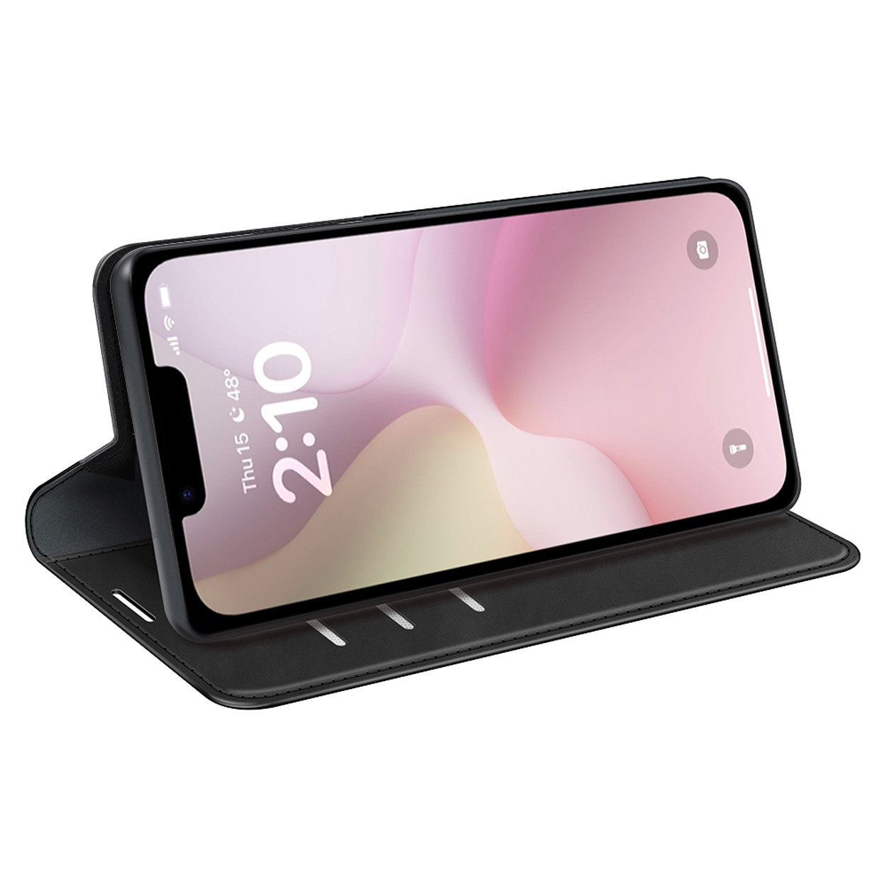 Zwarte telefoon in een hoesje, scherm toont tijd, telefoon is open en in landschapsmodus.