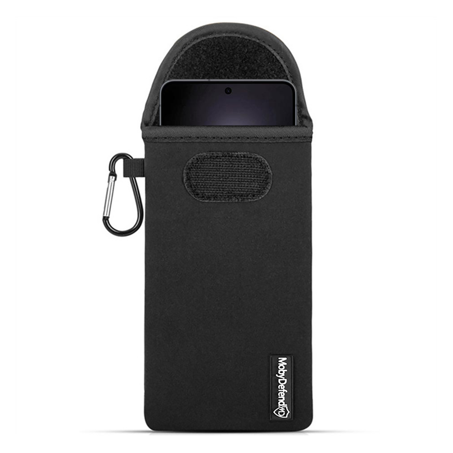 Zwarte telefoon in zwarte pouch met karabijnhaak.