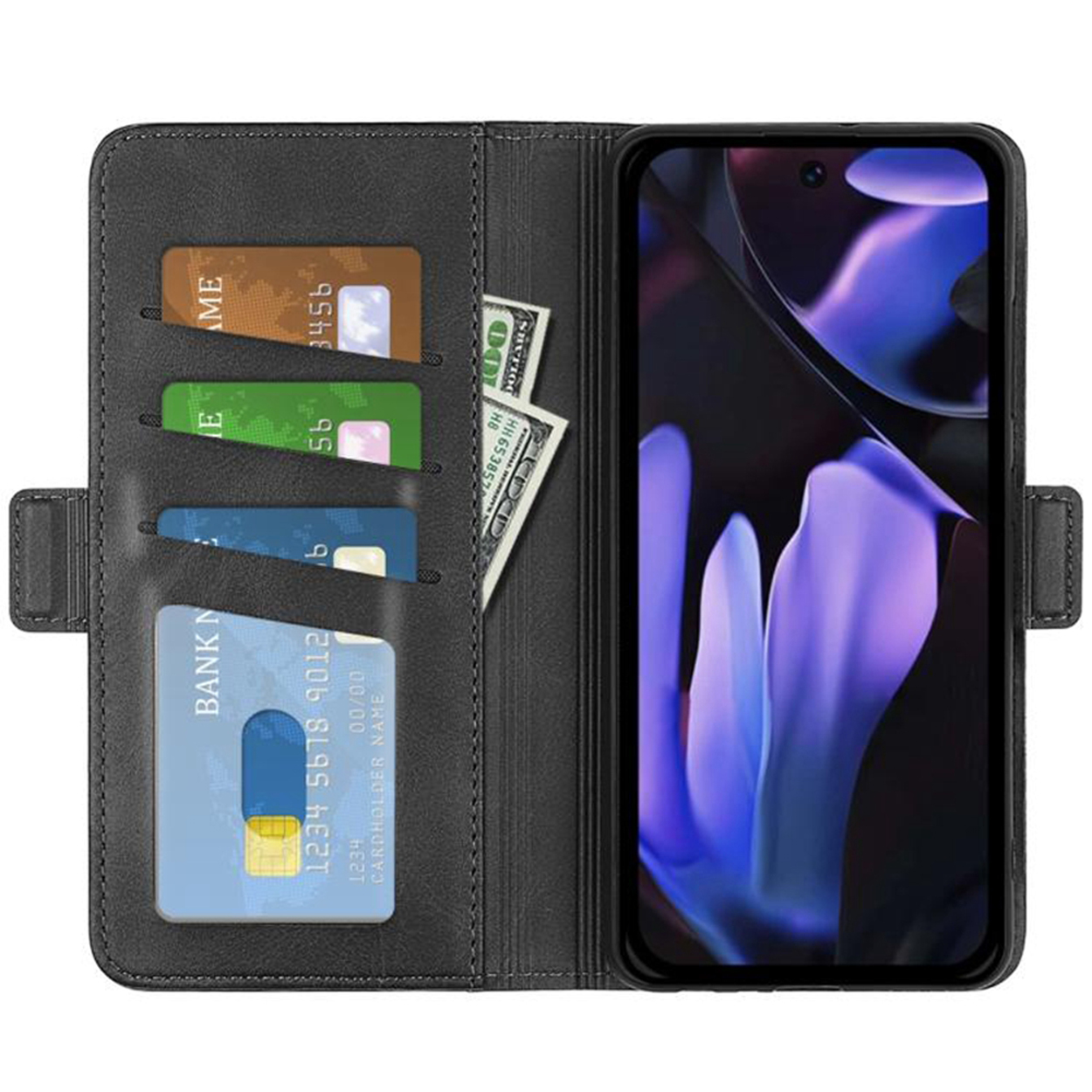 Zwarte telefoonhoes met kaarten en geld erin. Een telefoon zit in de hoes. De hoes is open.