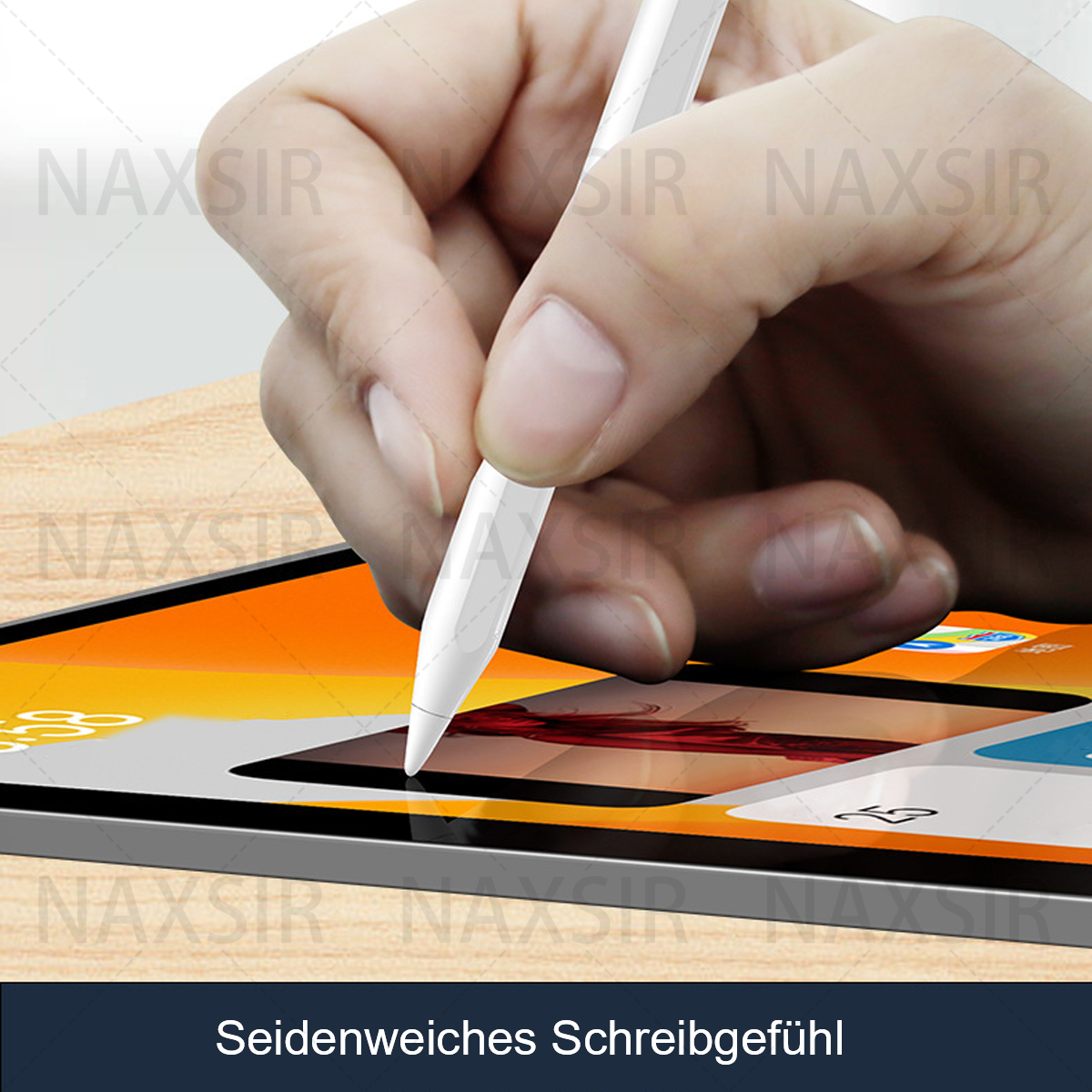 Hand hält weißen Stift über Tablet-Bildschirm. Das Tablet zeigt bunten Hintergrund.