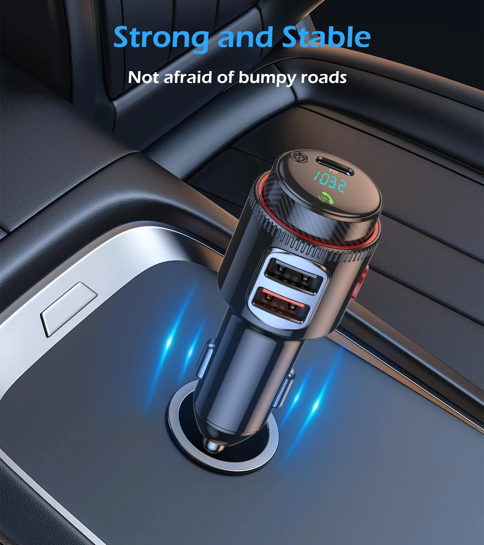 Autoladegerät mit zwei USB-Anschlüssen und einem Display.