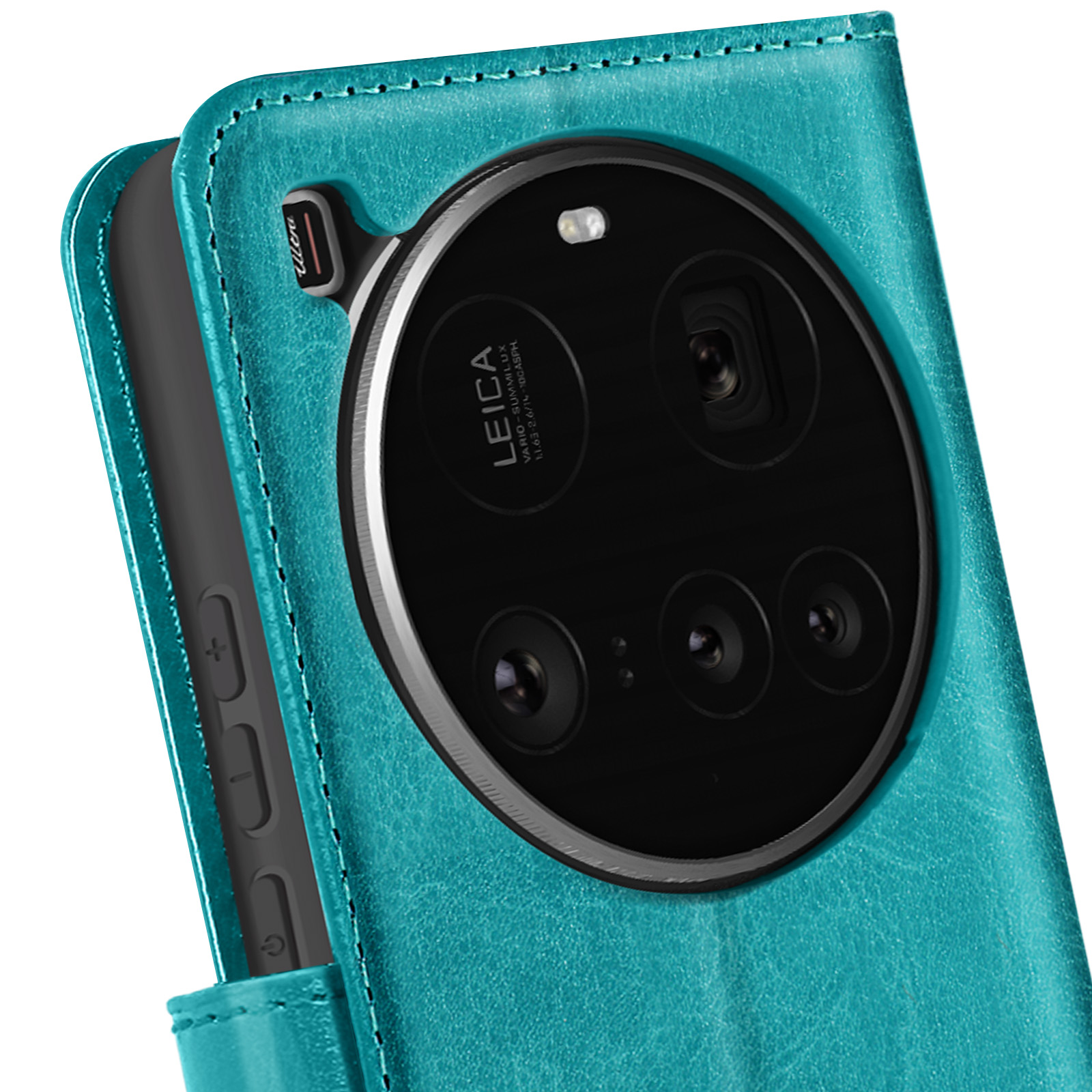 Primo piano di un telefono con custodia turchese. Il telefono ha una fotocamera grande.