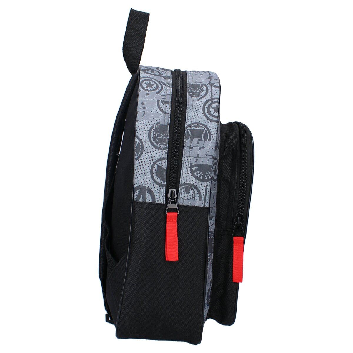 Seitenansicht eines schwarzen und grauen Marvel-Rucksacks mit roten Reißverschlussanhängern und einem Griff.