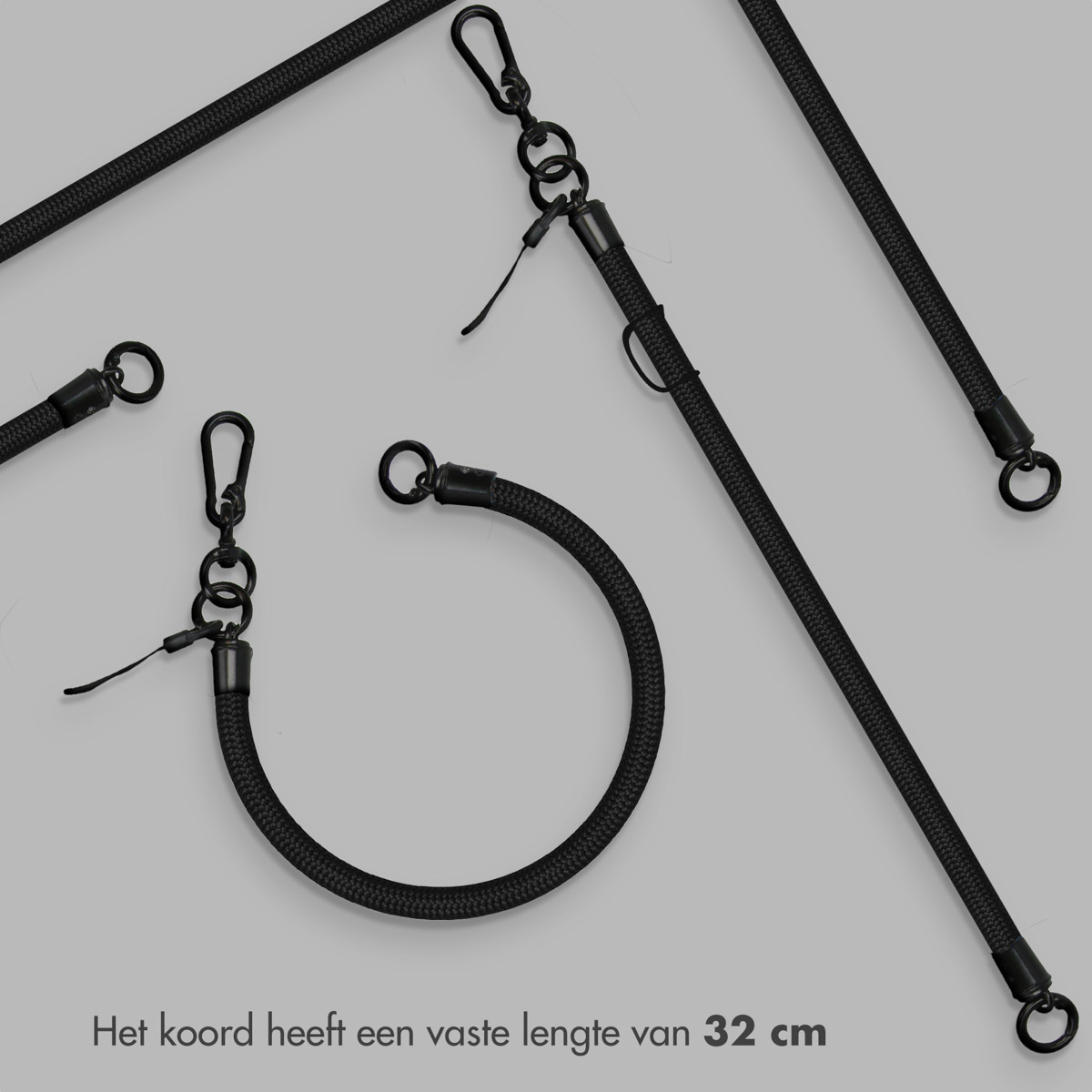 Zwarte lanyards met metalen ringen en sluitingen. Eén heeft een lusvorm. Tekst geeft een lengte van 32 cm aan.