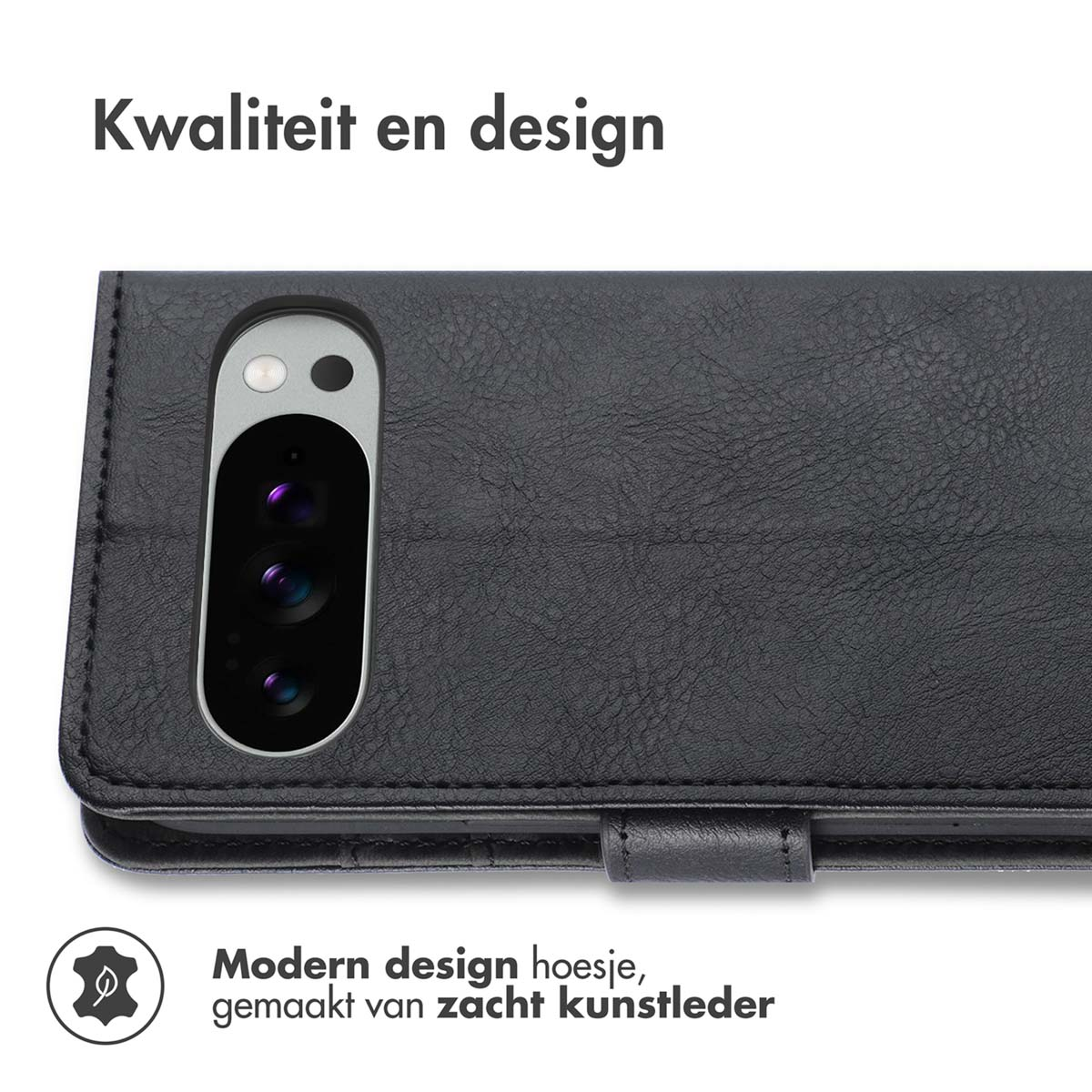 Close-up van een telefoonhoesje met een telefoon erin. De hoes is zwart, gemaakt van zacht kunstleer.