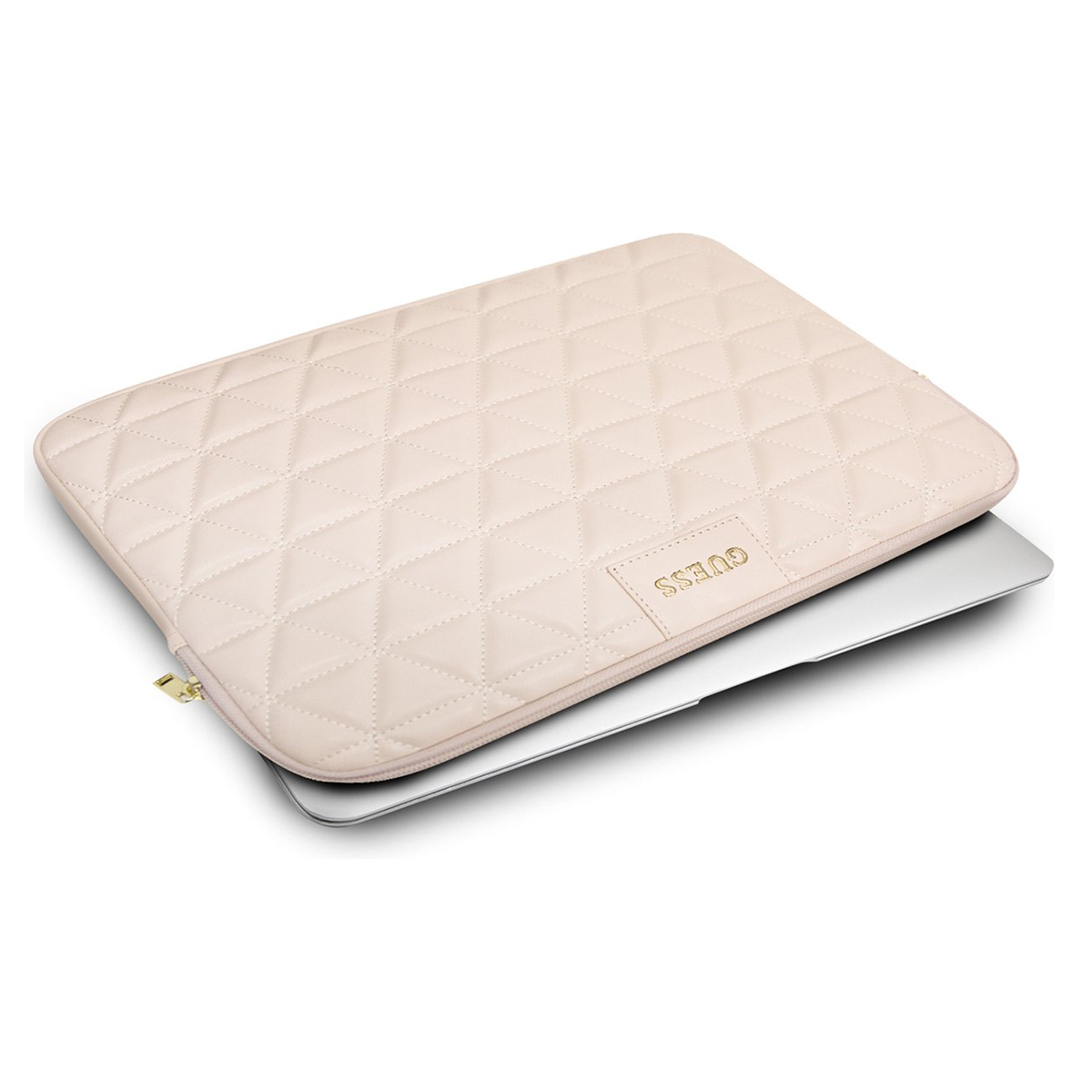 Custodia per laptop beige trapuntata con cerniera dorata, logo GUESS e laptop all'interno.