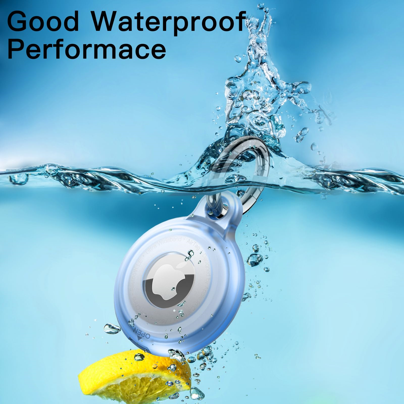 Apple AirTag in blauem Gehäuse unter Wasser mit Zitronenscheibe. Text: Gute wasserdichte Leistung.