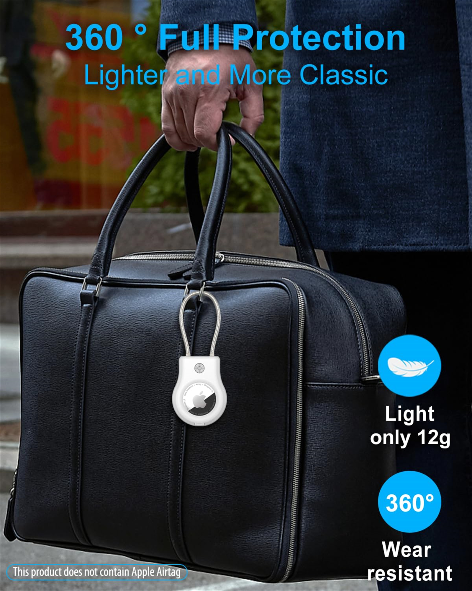 Eine Person, die eine schwarze Tasche mit einem weißen AirTag-Halter hält. Die Tasche ist schwarz.