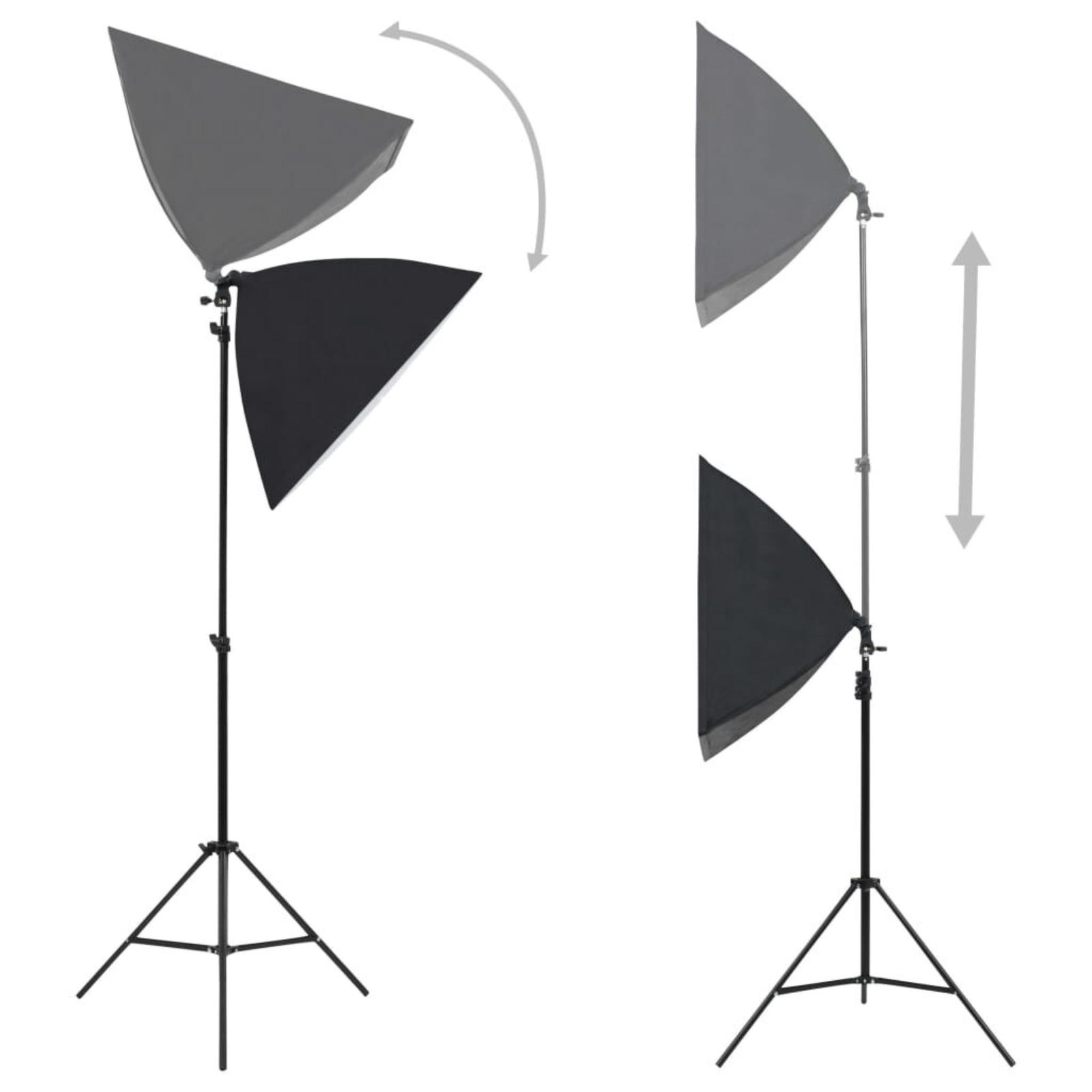 Zwei Studio-Lichtstative mit Softboxen. Eines zeigt eine Einstellbewegung.