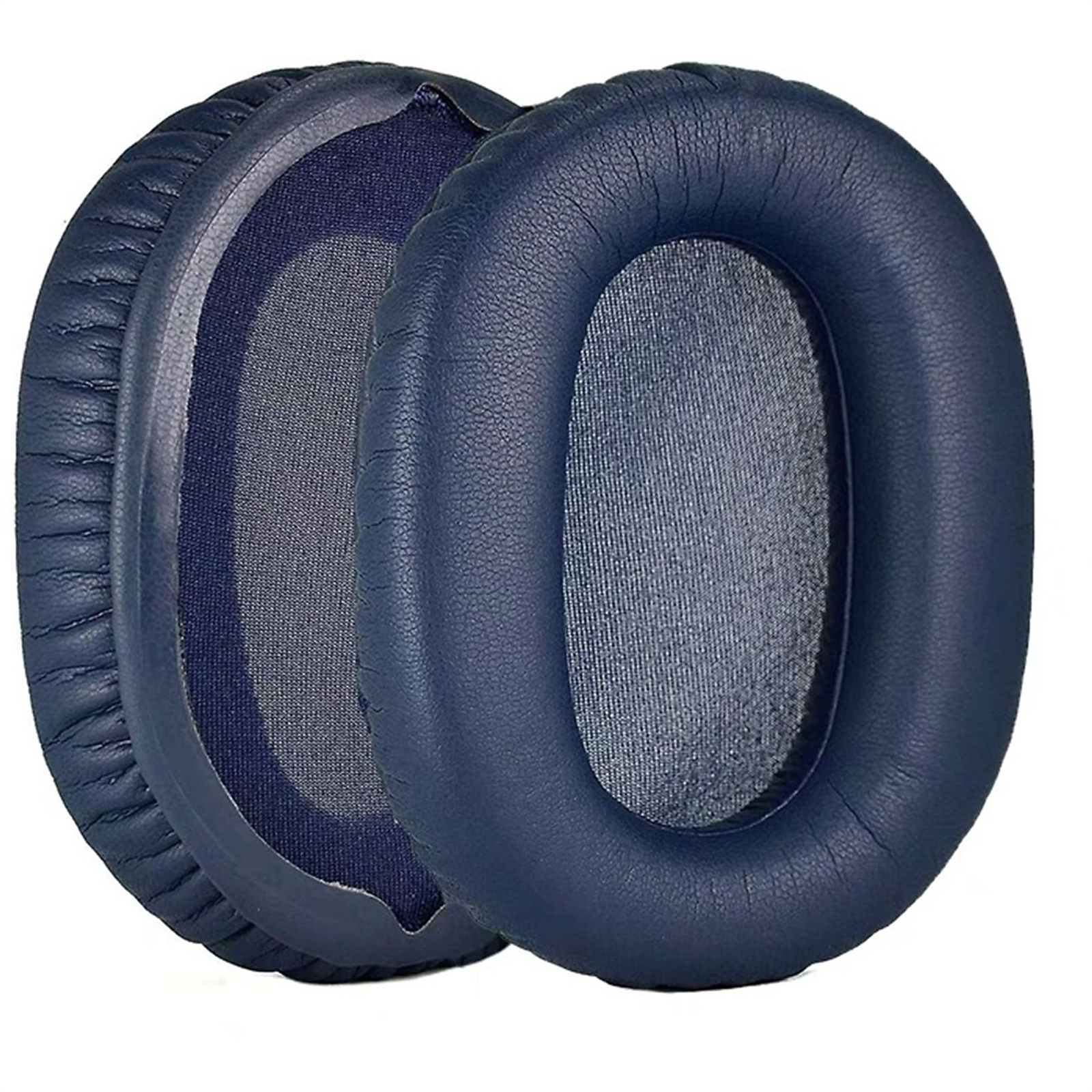 Zwei blaue Ohrpolster. Sie sind in einer Nahaufnahme. Der Hintergrund ist weiß.