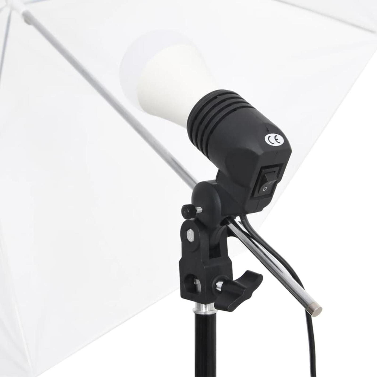 Ein Fotostudio-Licht mit weißem Schirm und Schalter.