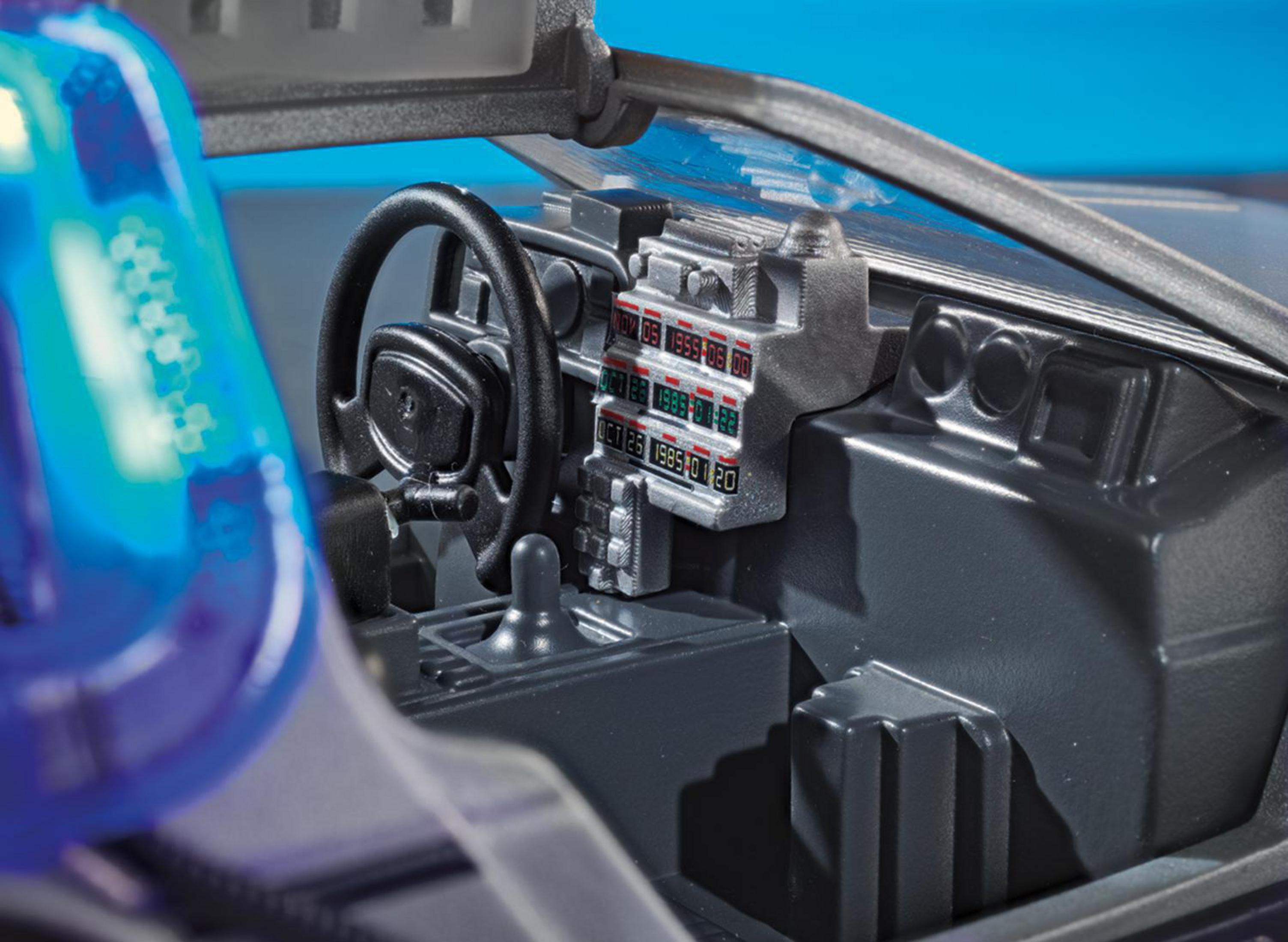 Nahaufnahme des DeLorean-Armaturenbretts aus dem Playmobil Zurück in die Zukunft Set.