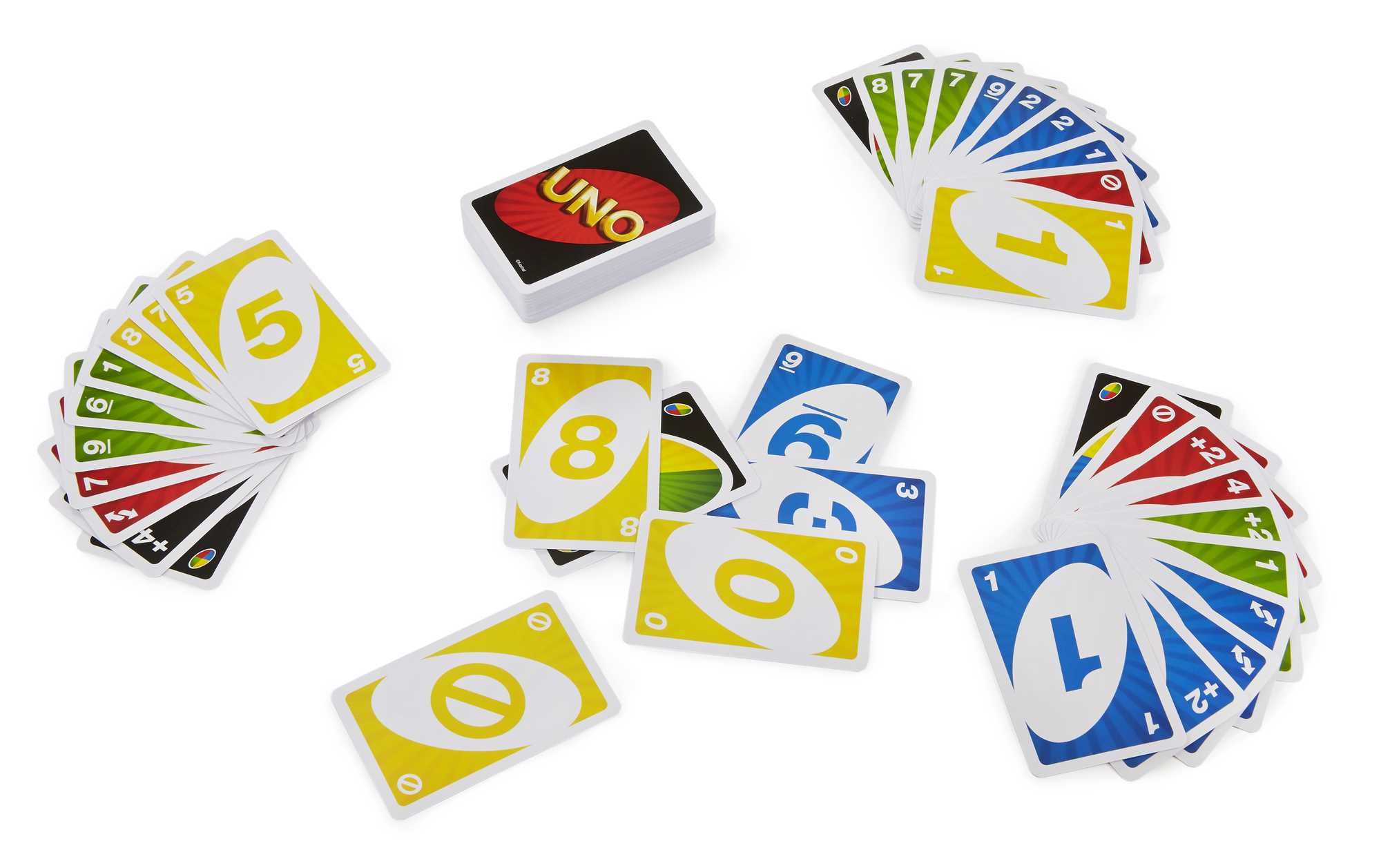 Mehrere UNO-Kartenspielkarten mit Zahlen und Farben auf weißem Grund verteilt.