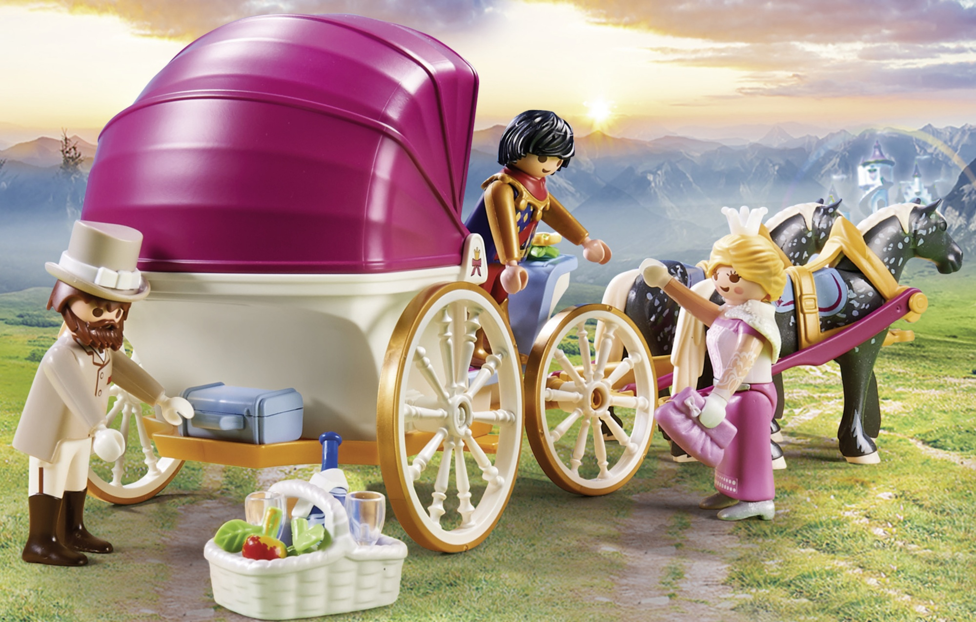 Calèche Playmobil avec figurines. Fond avec montagnes et ciel. Panier pique-nique.