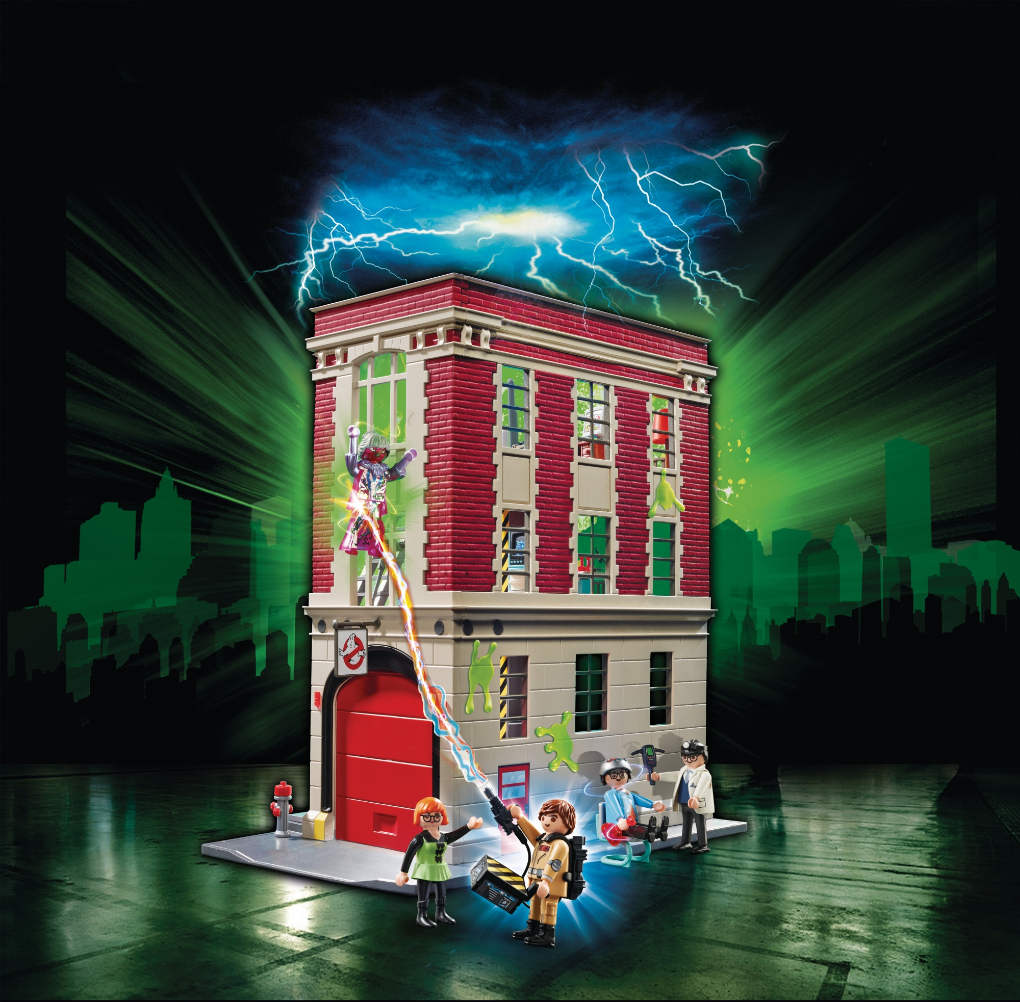 Playmobil Ghostbusters-Szene: Figuren, Gebäude außen und ein Protonenstrahl.