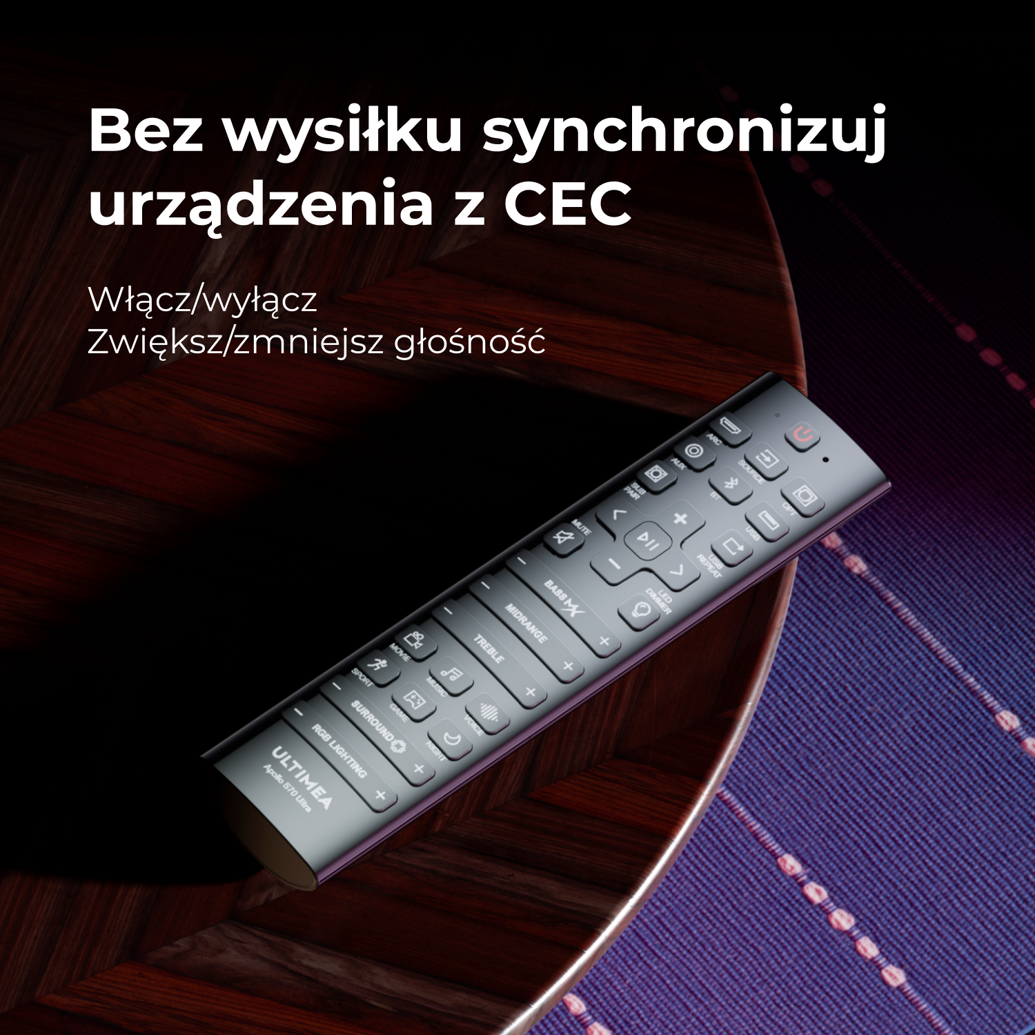 Czarny pilot na drewnianym stole. Tekst w języku polskim podkreśla funkcje.