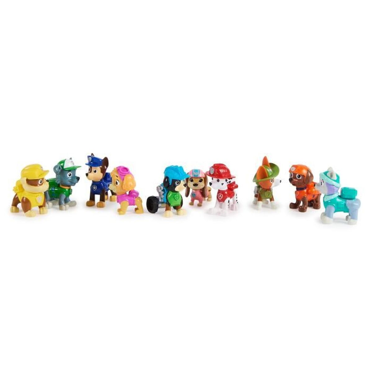 Een groep Paw Patrol-figuren die op een rij staan, elk met unieke kleuren en ontwerpen.