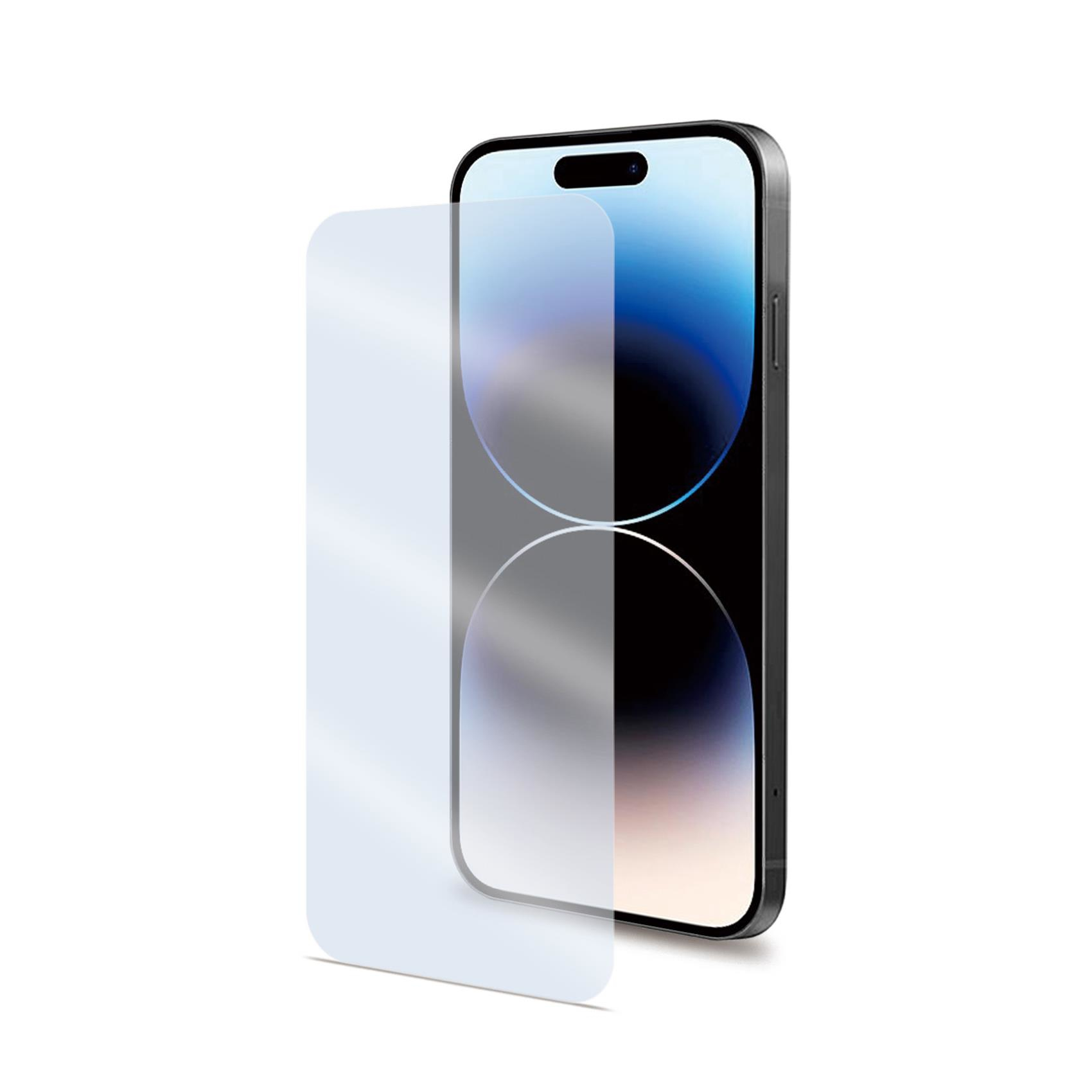 Smartphone con protezione schermo in applicazione, sfondo azzurro chiaro.