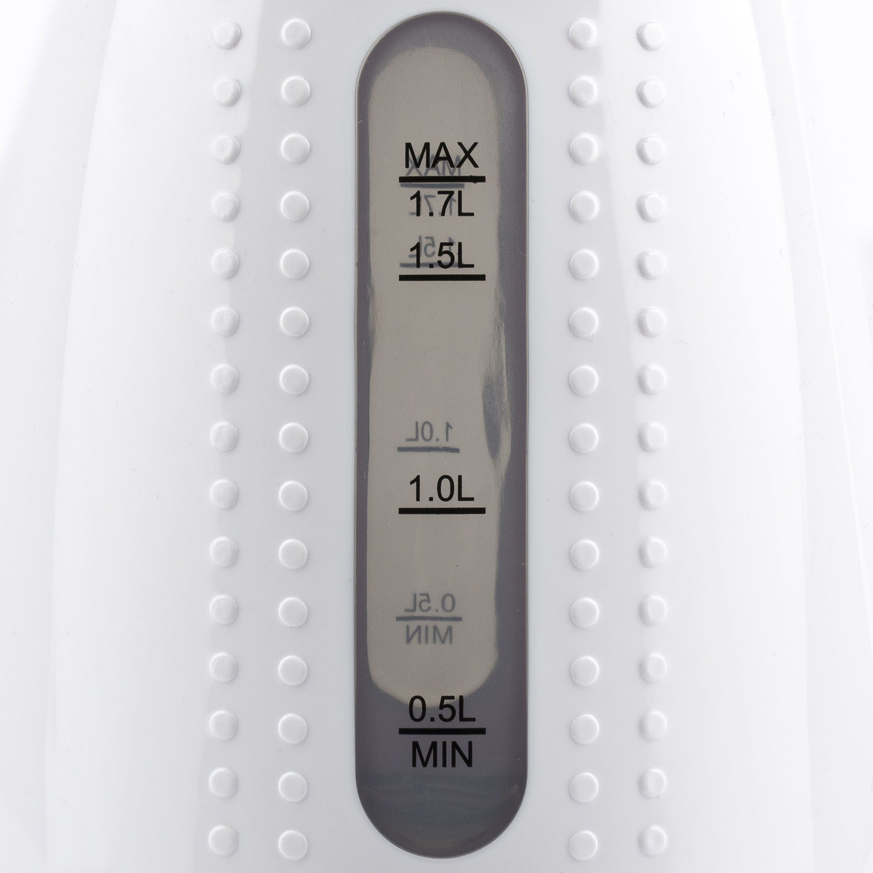 Biały czajnik elektryczny, ze wskaźnikami poziomu wody. Ma czarny uchwyt.