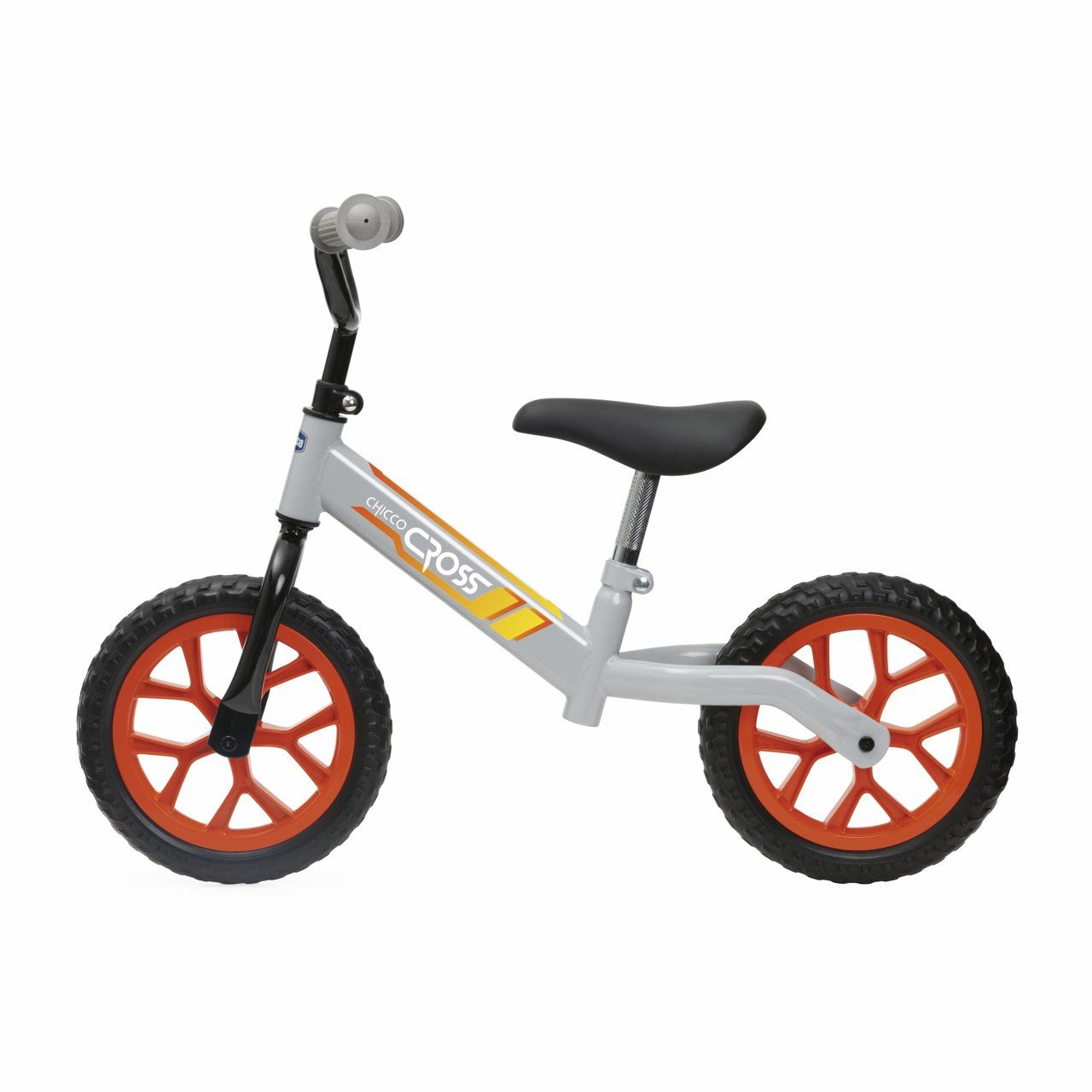 Graues und orangefarbenes Laufrad auf weißem Hintergrund.