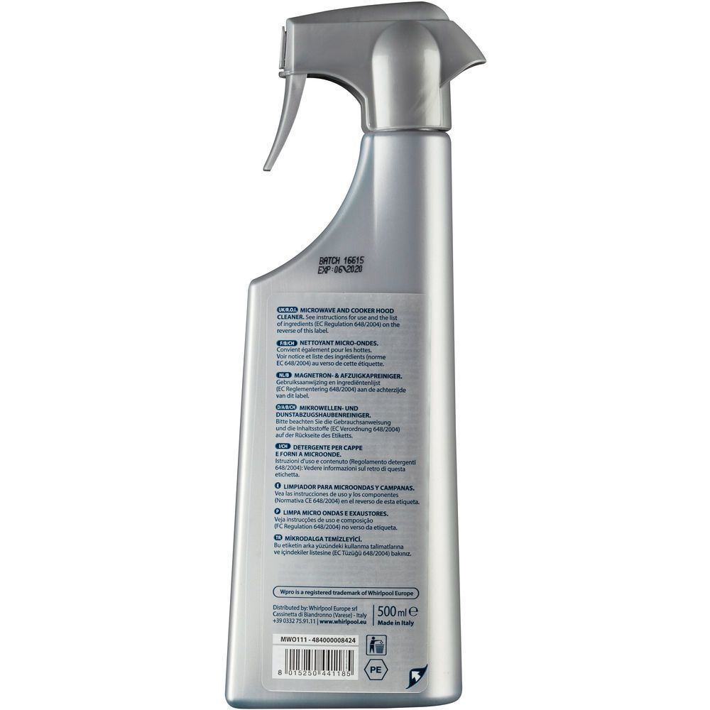 Viene mostrata una bottiglia spray grigia con etichette di testo. La bottiglia è su sfondo bianco.