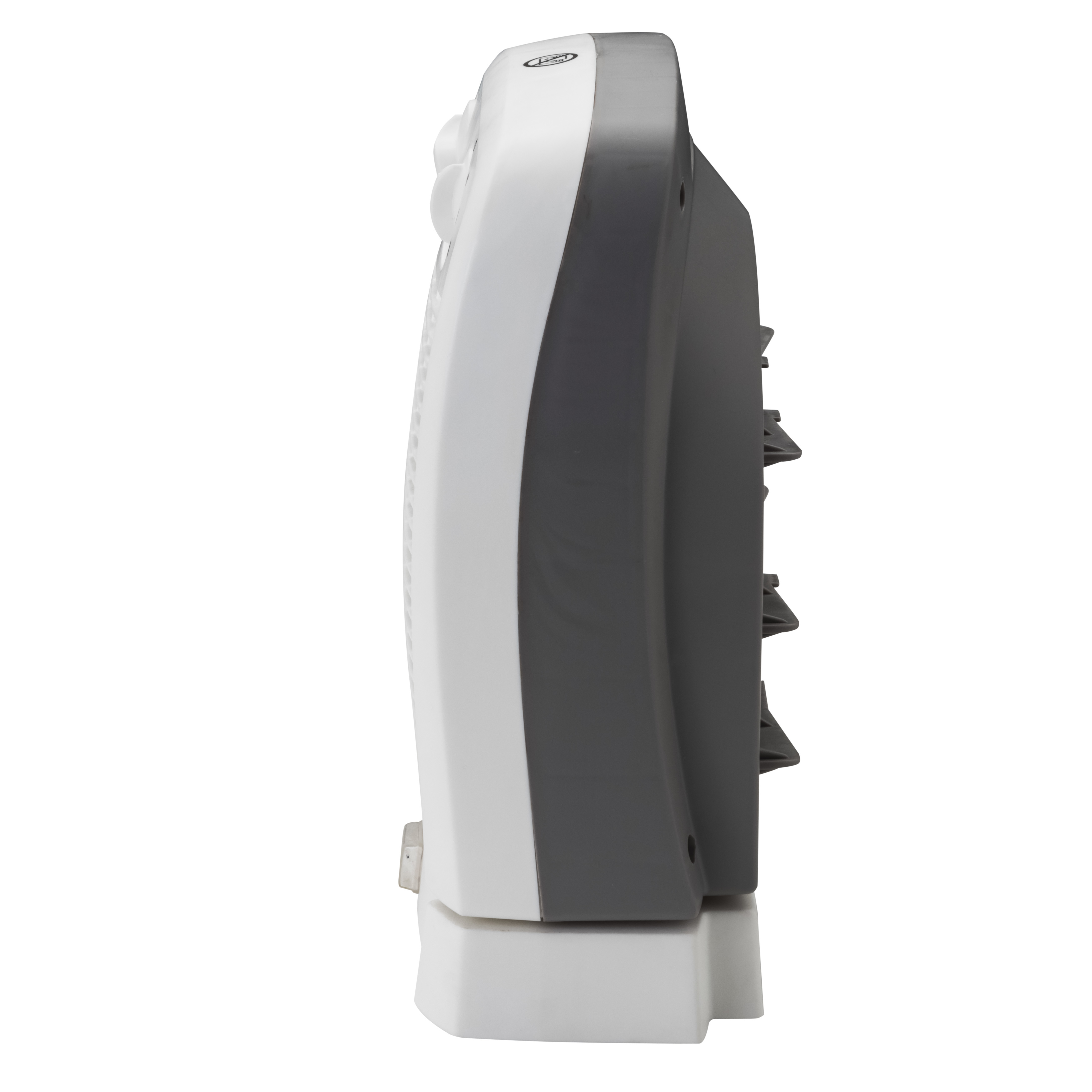 Biało-szary wentylator na białej powierzchni. Widok z boku, pokazujący otwory wentylacyjne.