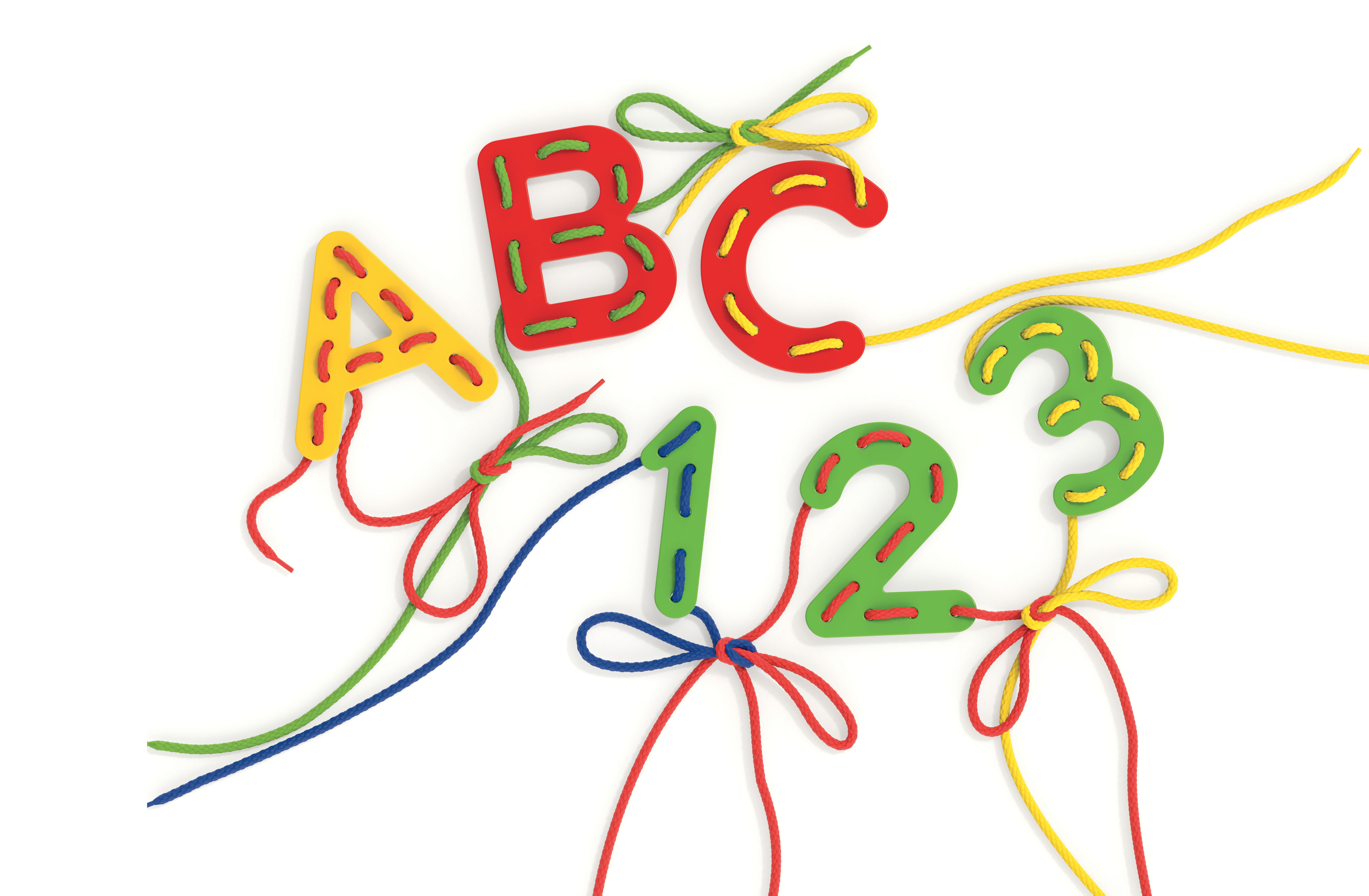 Kolorowe drewniane litery i cyfry ze sznurówkami. ABC i 123.