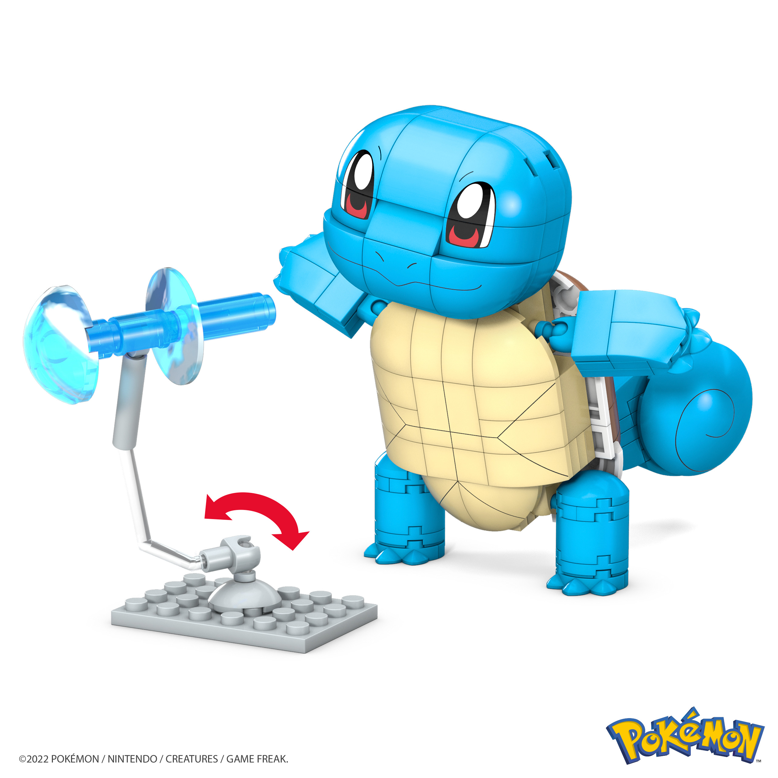 Niebieska figurka Squirtle z armatką wodną i szarą podstawą na białym tle.