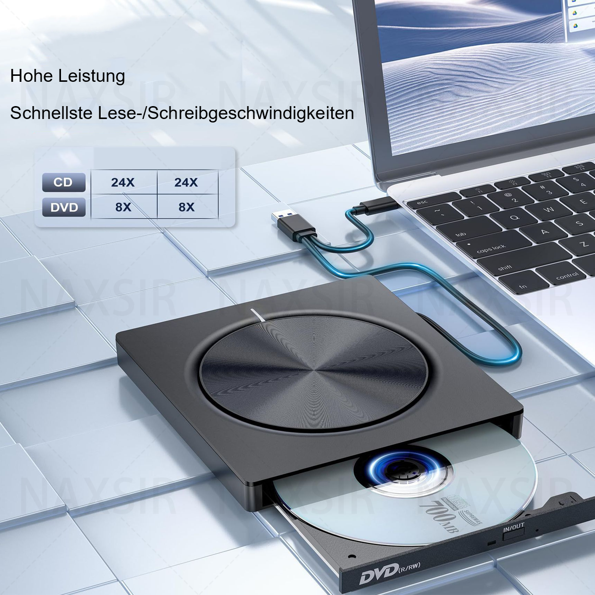 Ein schwarzer Hub mit CD-Steckplatz, der an einen Laptop angeschlossen ist. Der Hub hat ein DVD/RW-Label.