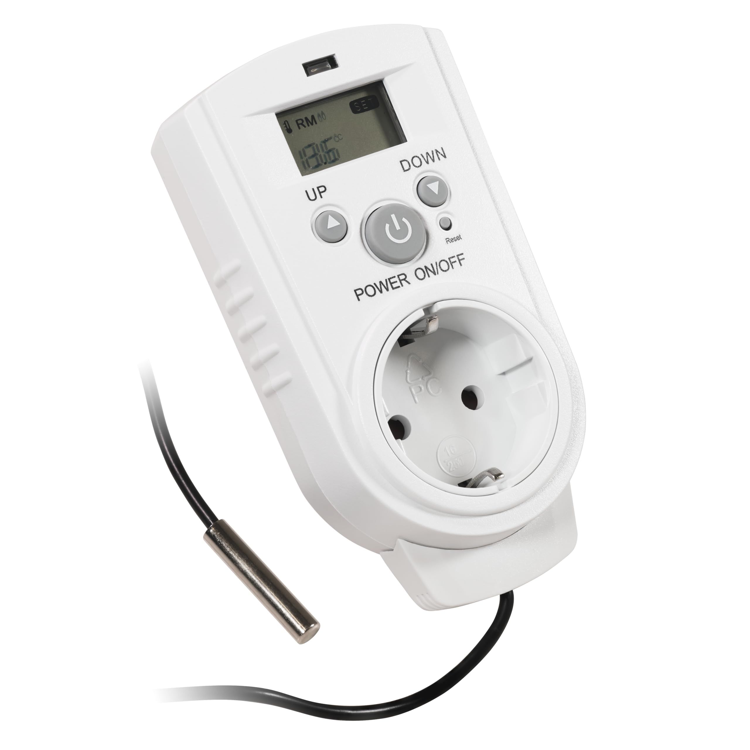 Ein weißes Thermostat mit Anzeige von 13,6 Grad. Tasten und eine Steckdose sind sichtbar.