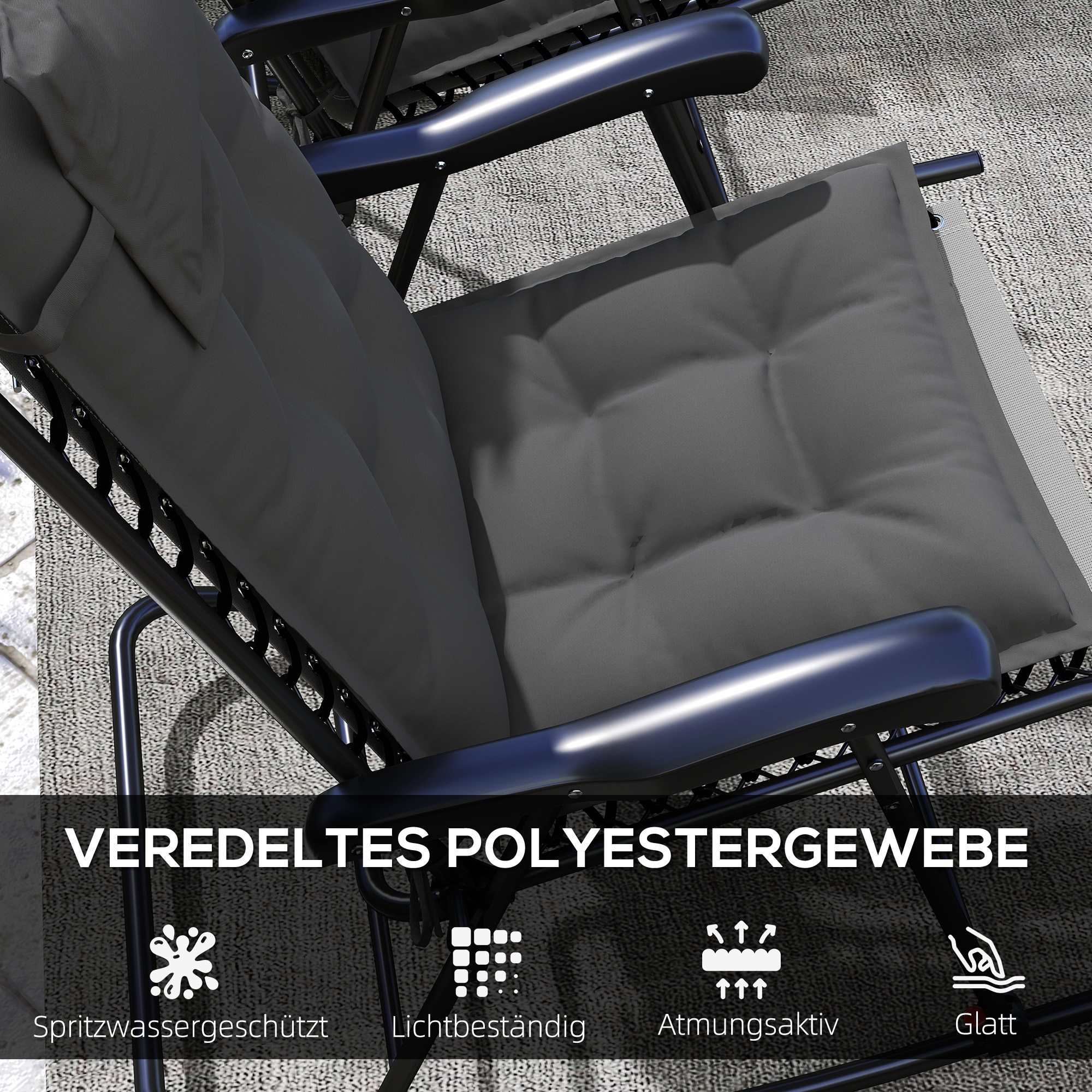 Zwei graue Kissen auf einem schwarzen Rahmenstuhl. Text: veredeltes Polyestergewebe.