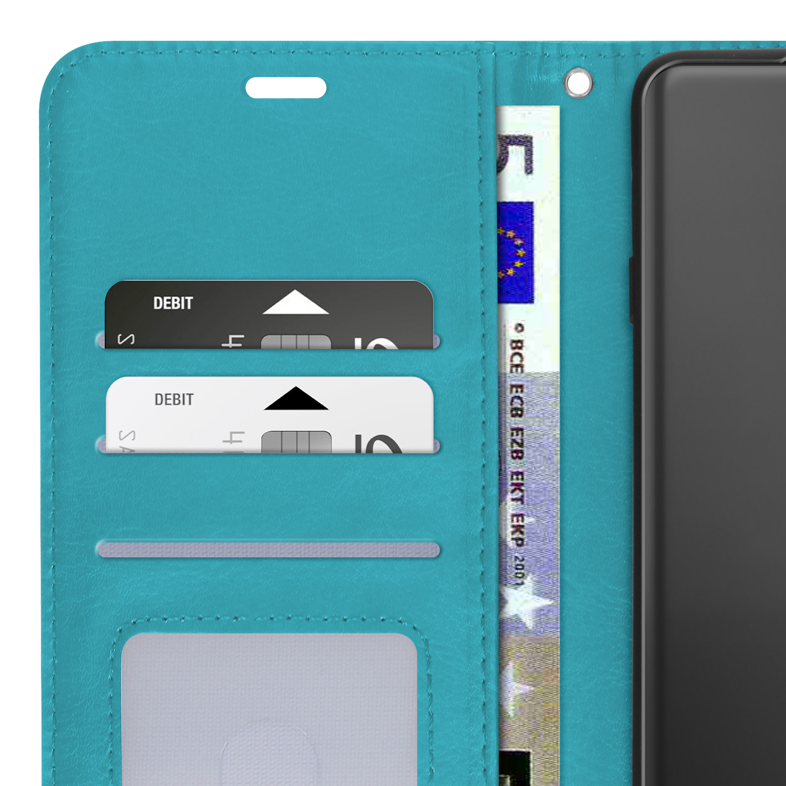 Un portafoglio in pelle color verde acqua con carte, una banconota in euro e un telefono. L'immagine è un primo piano.