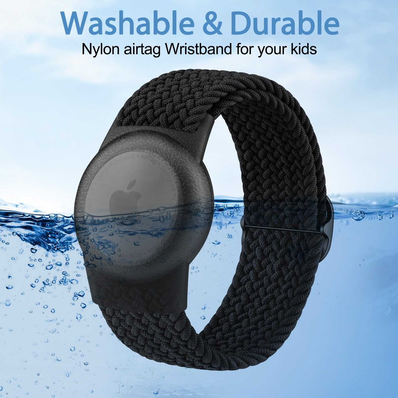 Schwarzes geflochtenes AirTag-Armband im Wasser. Text: Waschbar & langlebig, Nylon-Airtag-Armband für Ihre Kinder.