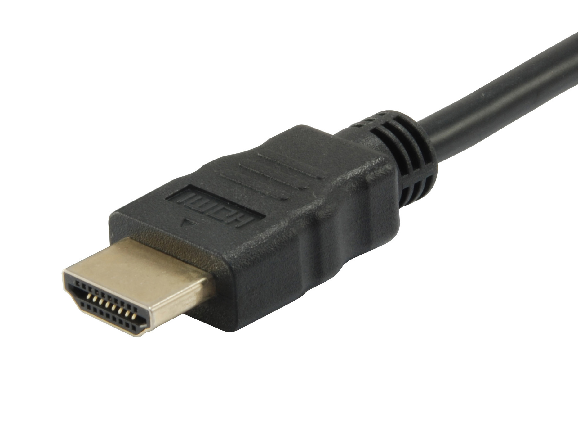 Cavo HDMI nero con connettore. Il connettore ha pin argentati. Sfondo bianco.