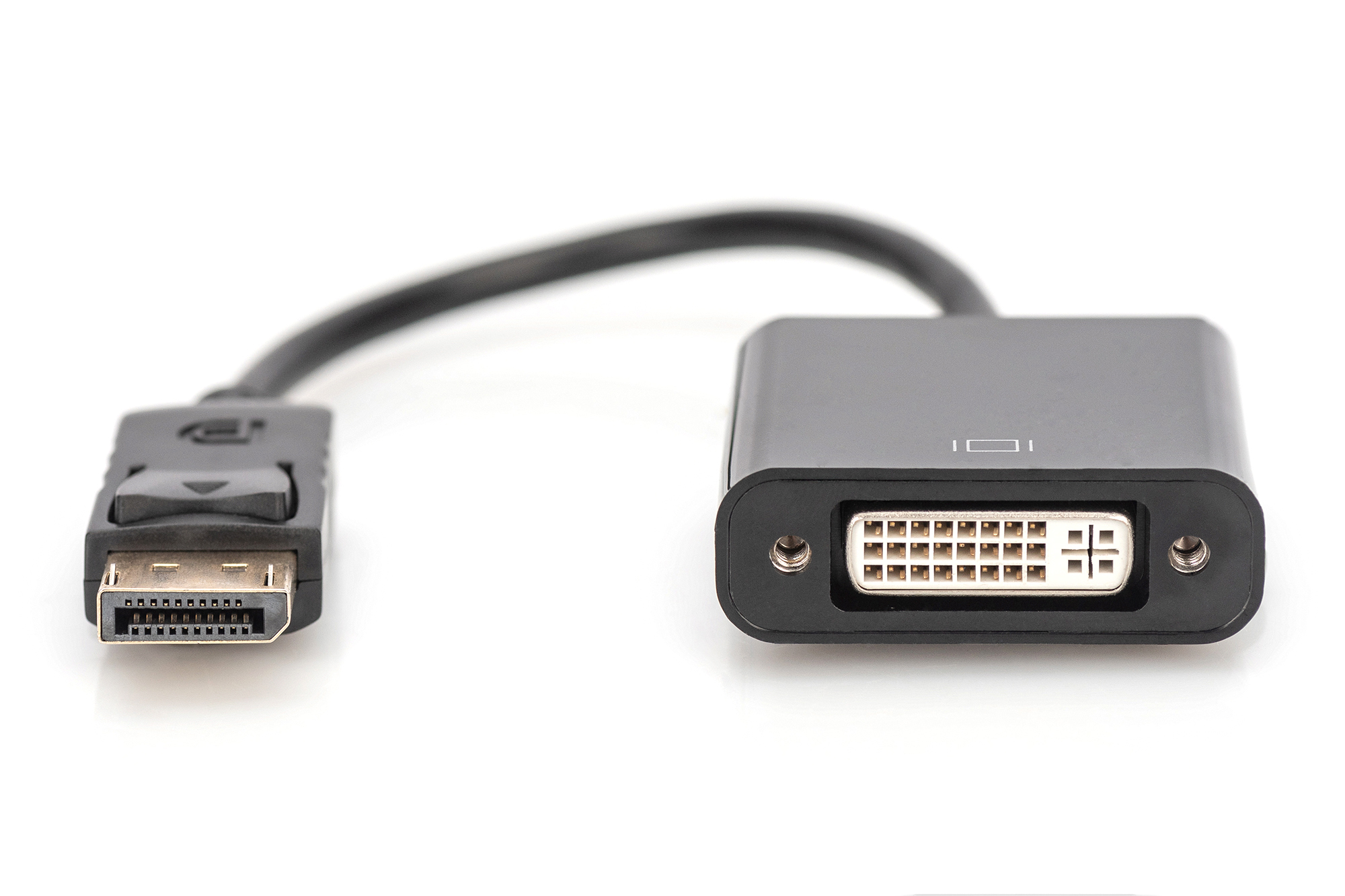 Czarny adapter DisplayPort do DVI na białej powierzchni, widoczne złącza.