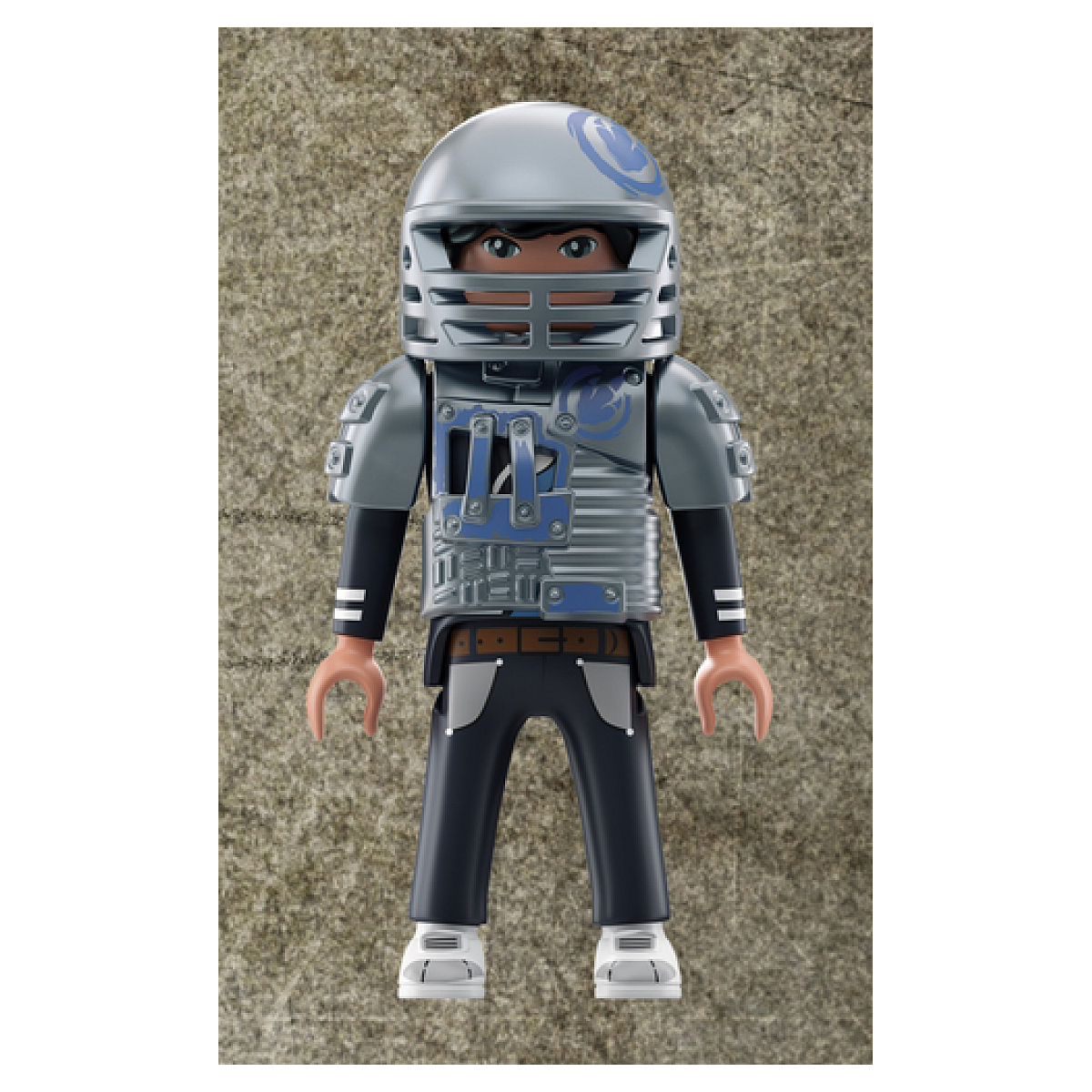 Figura Playmobil de jugador de fútbol americano. Casco gris, uniforme negro. Fondo marrón.