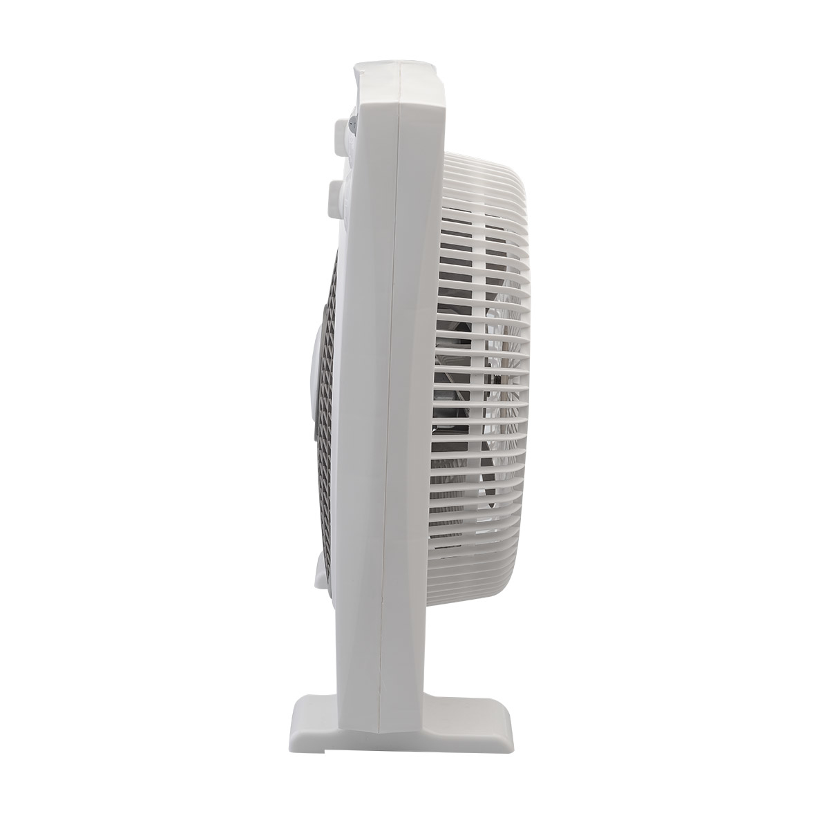Witte boxventilator, zijaanzicht. Witte achtergrond.