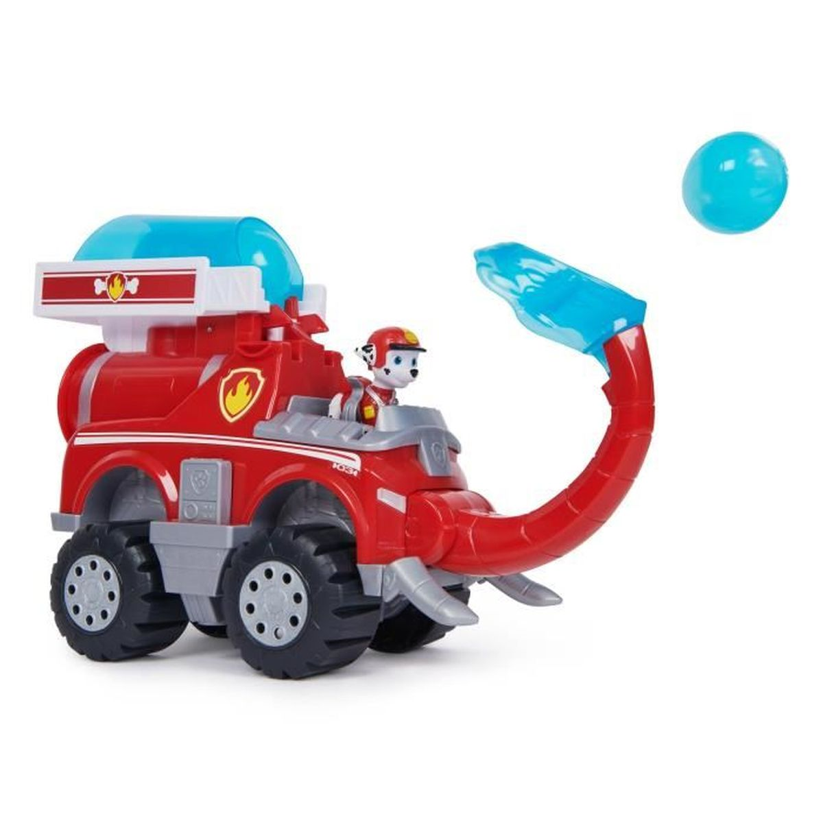 Roter Paw Patrol Feuerwehr-Spielzeugwagen mit Marshall-Figur, Wasserkanone und blauem Ball auf weißem Grund.