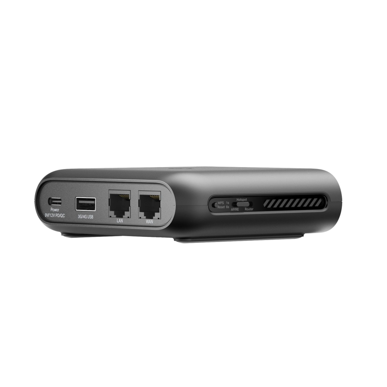 Ein schwarzer WLAN-Router mit Anschlüssen und Knöpfen. Er befindet sich auf weißem Hintergrund.