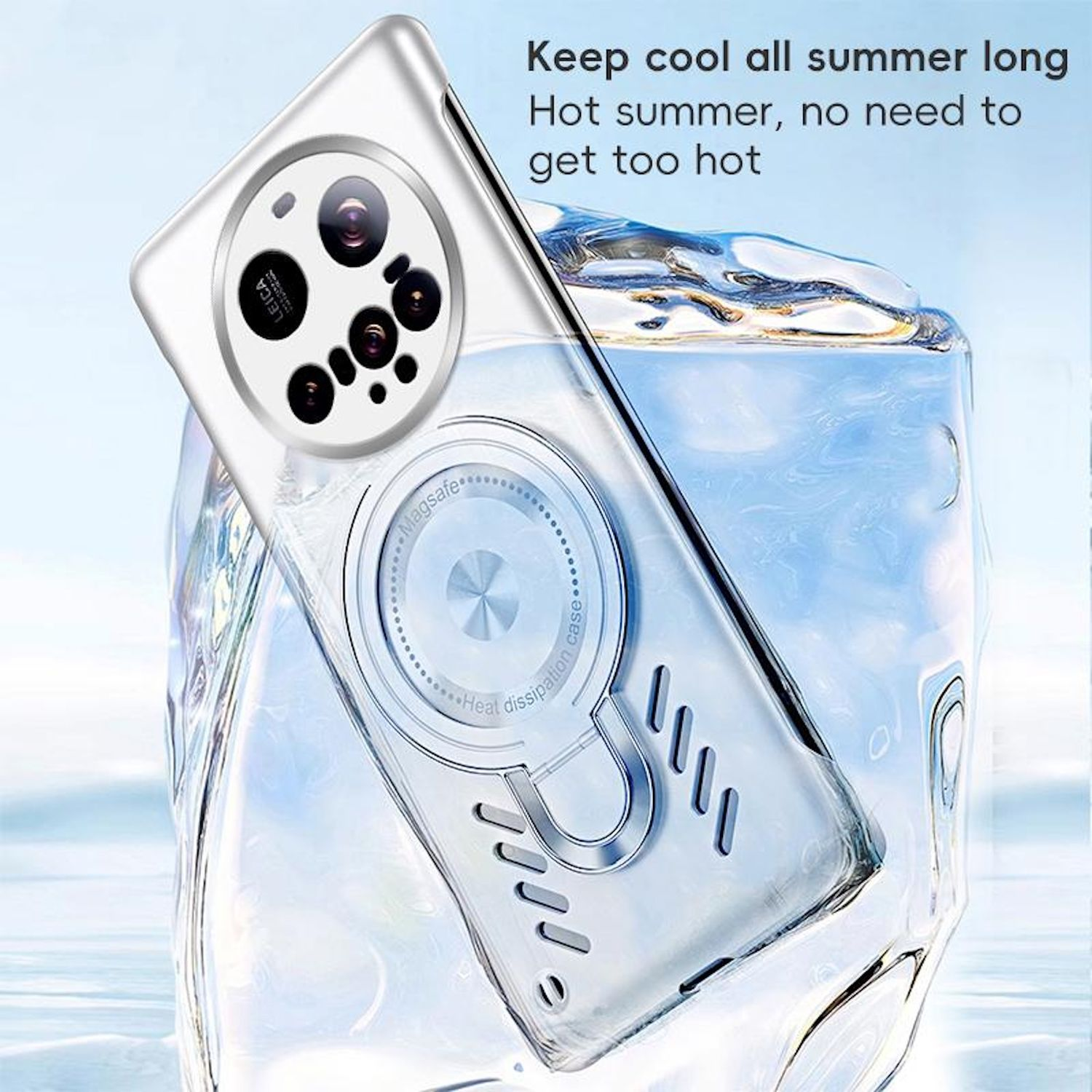 Ein silbernes Telefon in einer transparenten Hülle, untergetaucht in Wasser. Die Hülle soll kühlen.