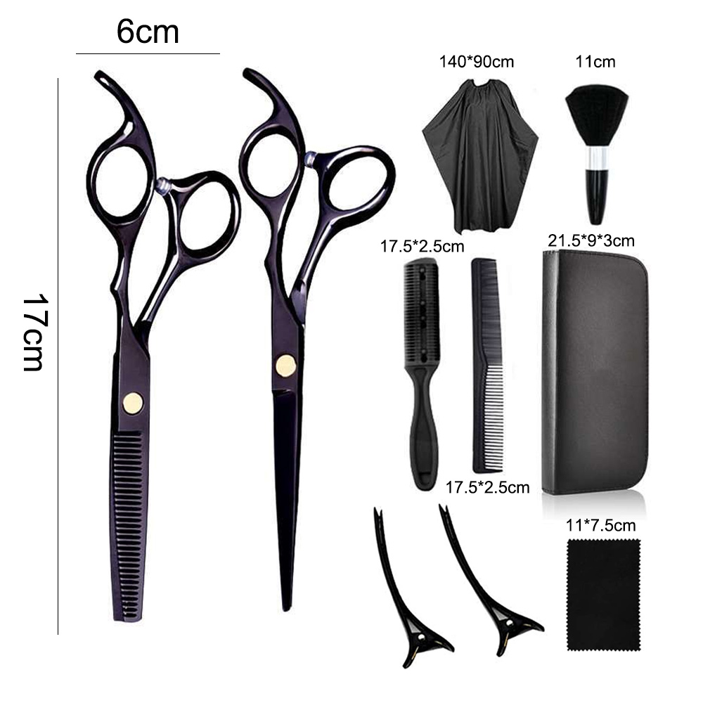 Verschiedene Friseurwerkzeuge, darunter Schere, Kamm und Umhang, mit Maßen.