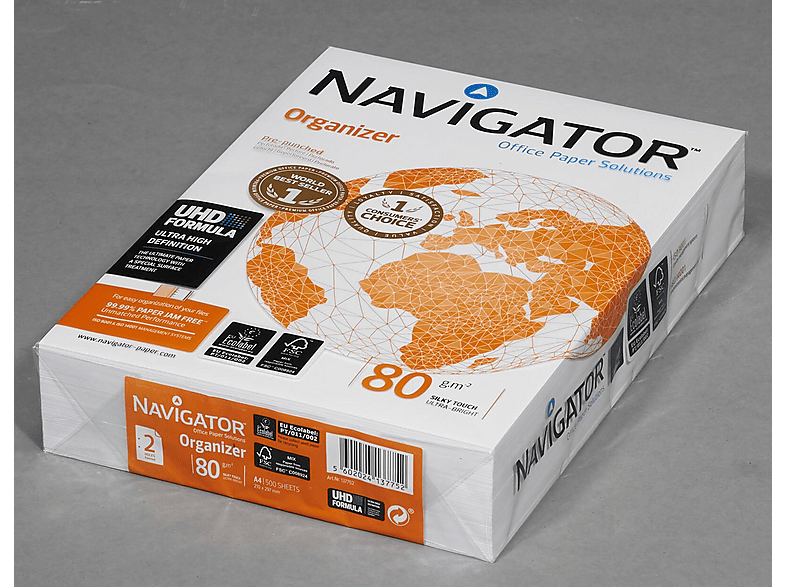 Packung Mit 500 Blatt Navigator Universal A4 80 G + 20 Hüllen Aus