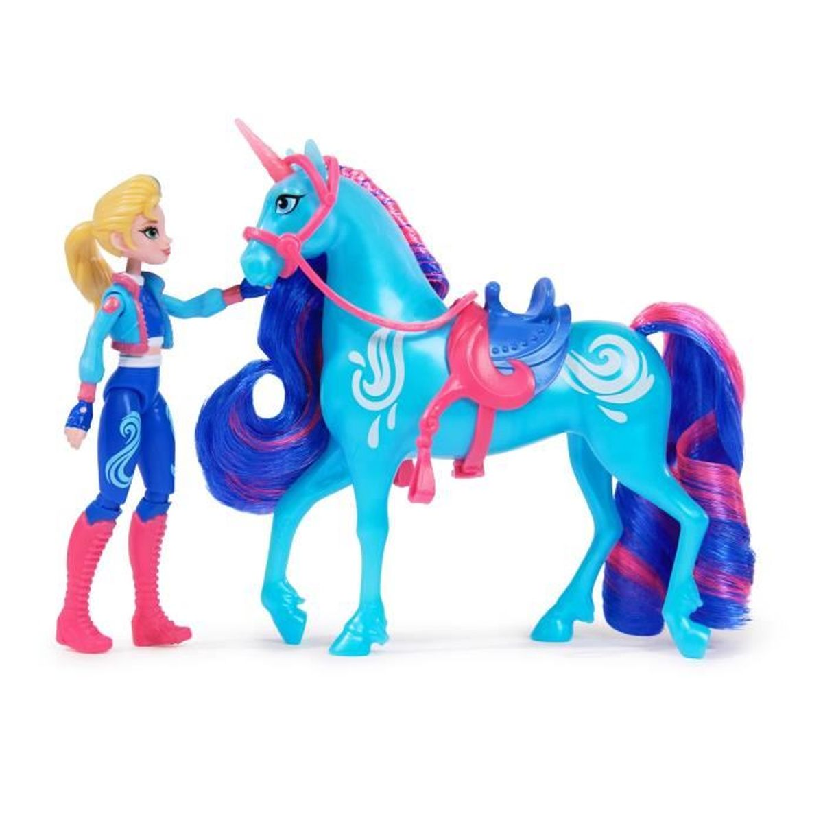 Ein Spielzeugset: ein Mädchen und ein blaues Einhorn mit rosa Sattel und Mähne, vor weißem Hintergrund.