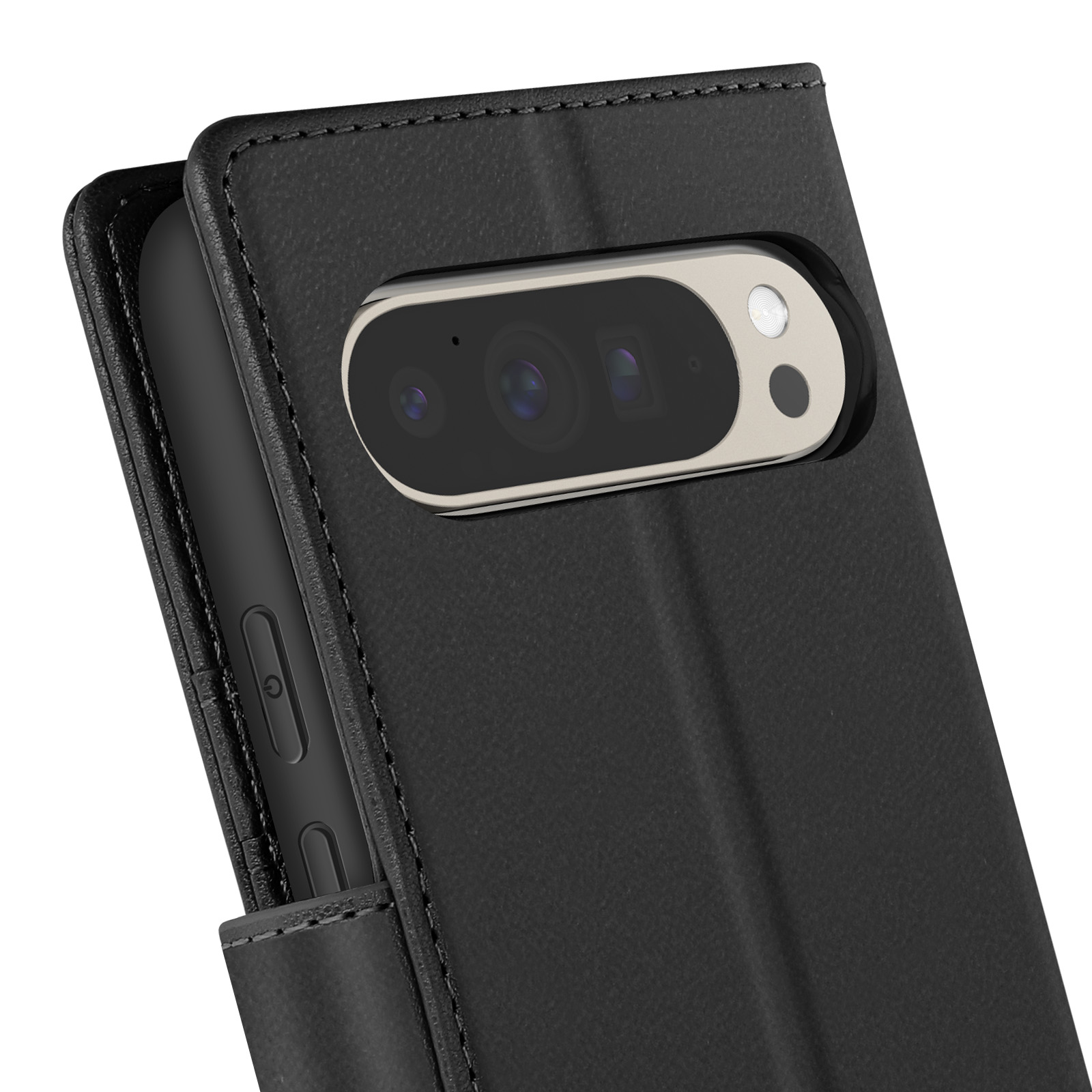 Custodia per telefono nera con un telefono all'interno. La custodia è chiusa. La fotocamera è visibile.