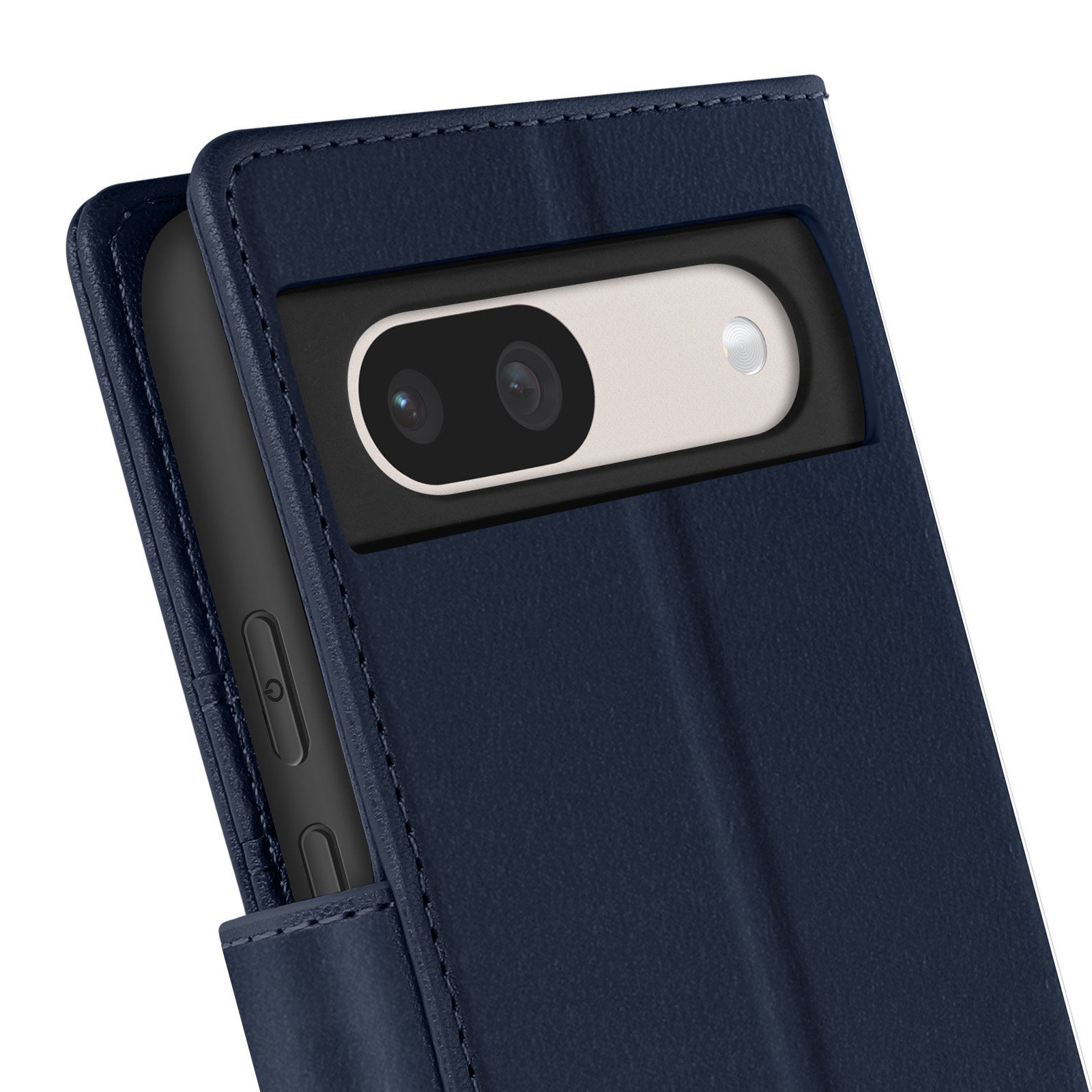 Primo piano di custodia blu scuro che mostra telefono e fotocamera.