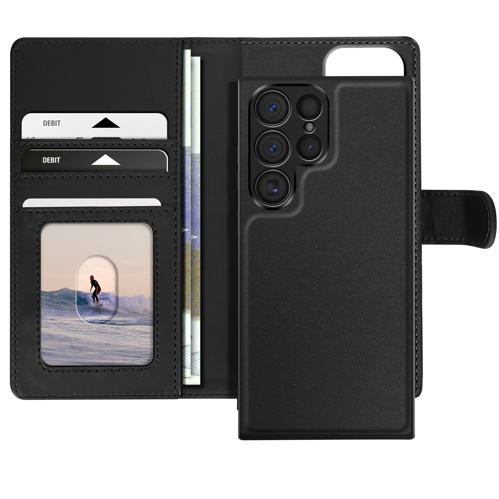 Custodia aperta, con carte e surfista. Custodia nera con chiusura magnetica.