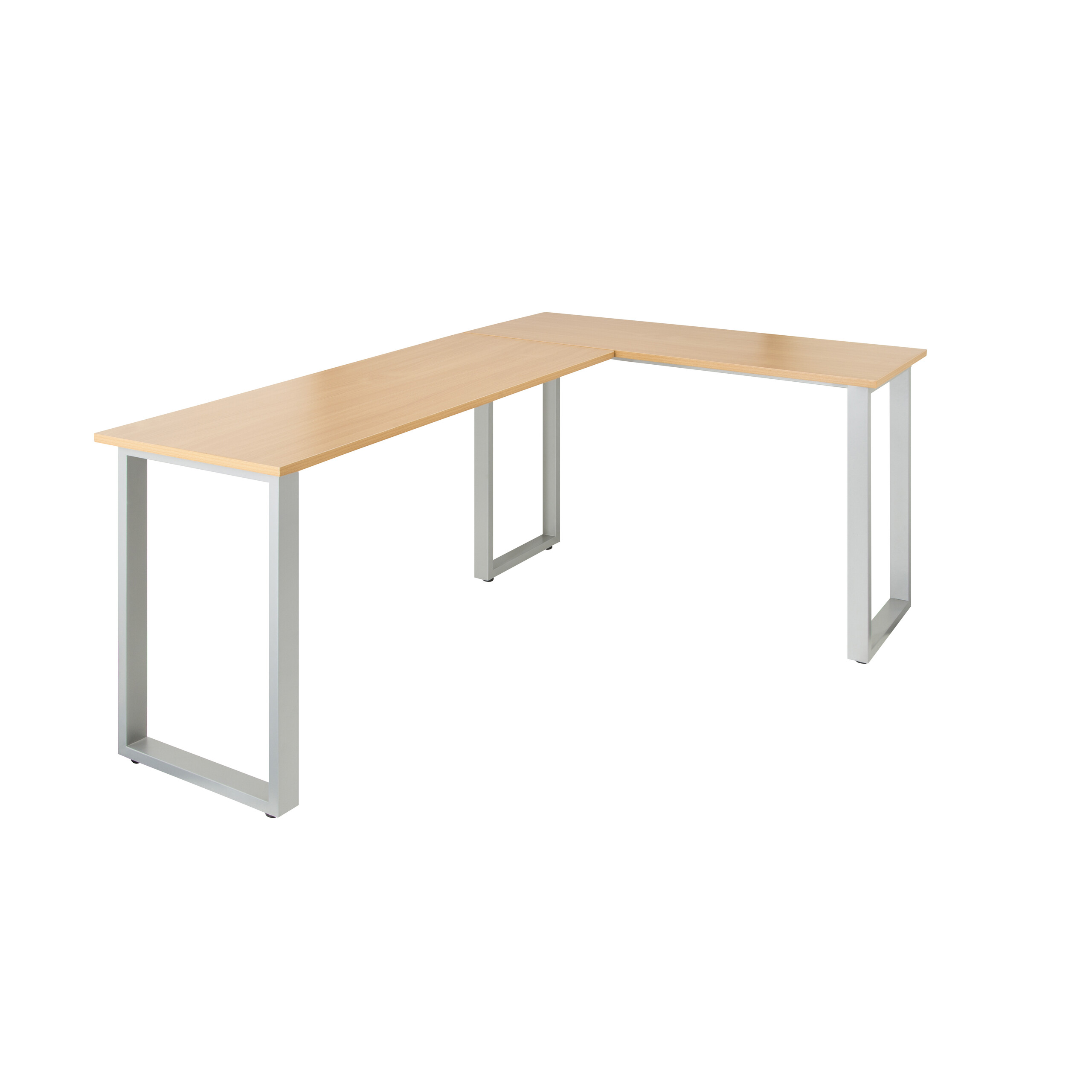 L-förmiger Schreibtisch, helle Holzplatte, silberne Beine. Weißer Hintergrund.
