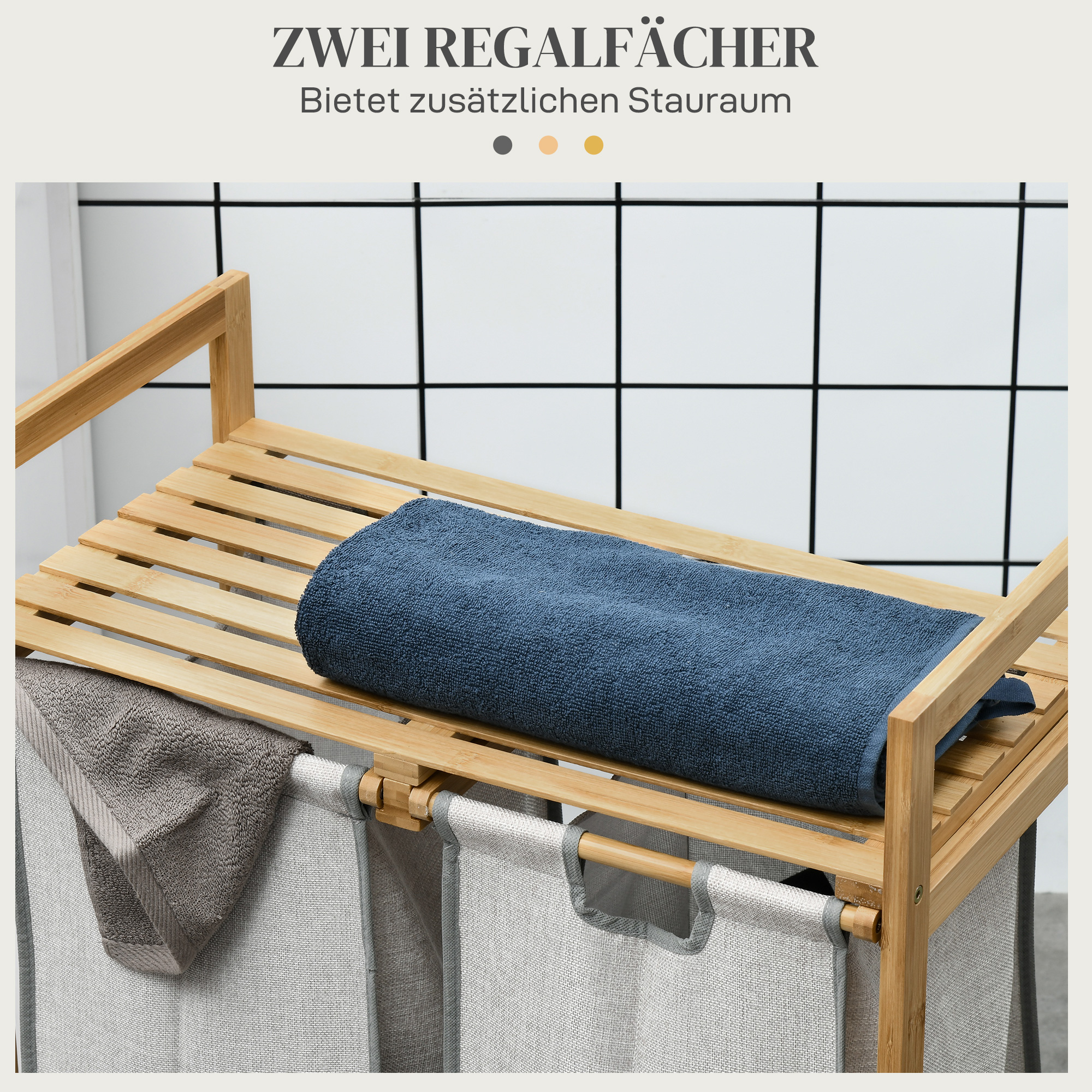 Ein Holzregal mit Handtüchern darunter und einem Handtuch obenauf.