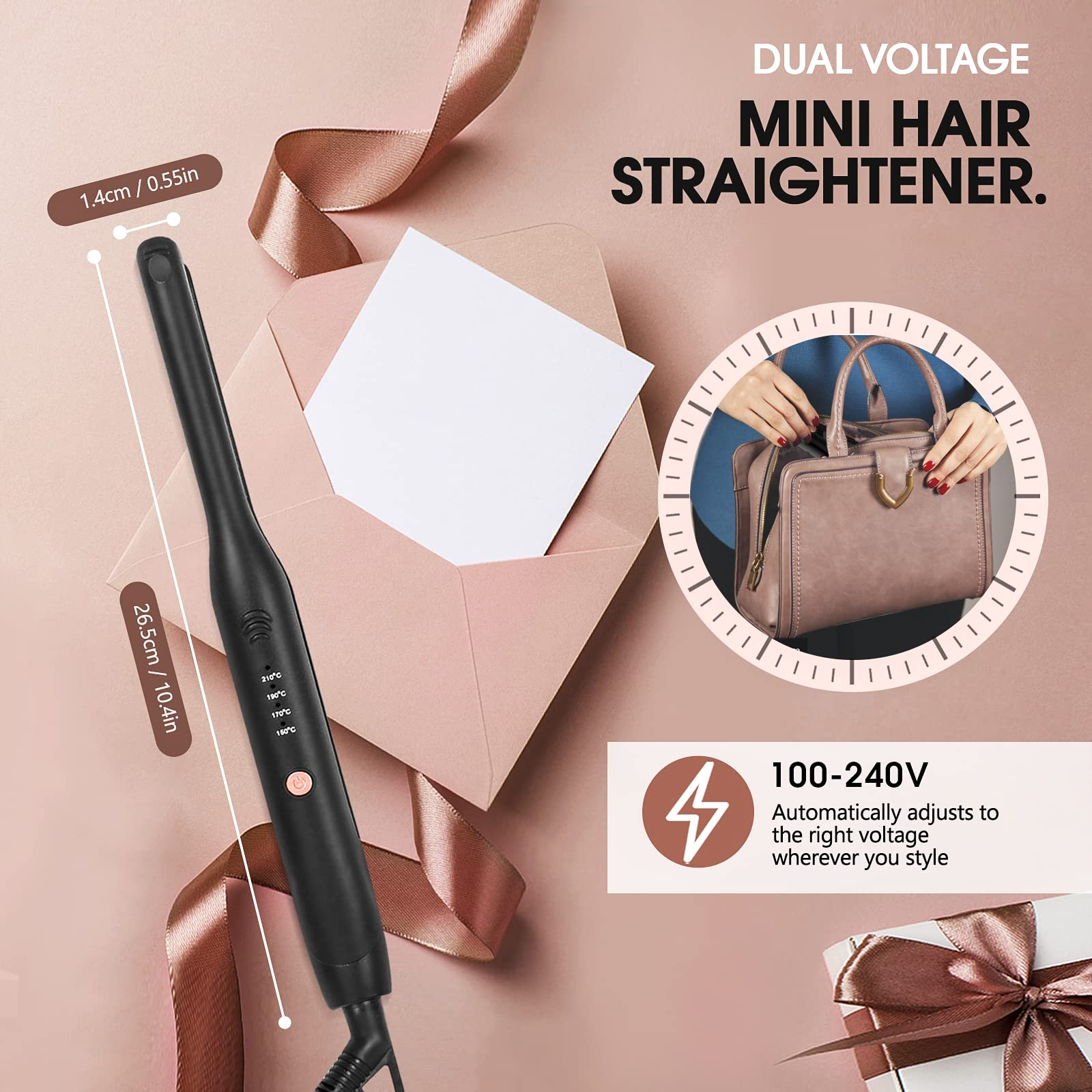Schwarzer Mini-Haarglätter mit Längen- und Breitenmessungen. Rosa Umschlag und Geschenkbox im Hintergrund.
